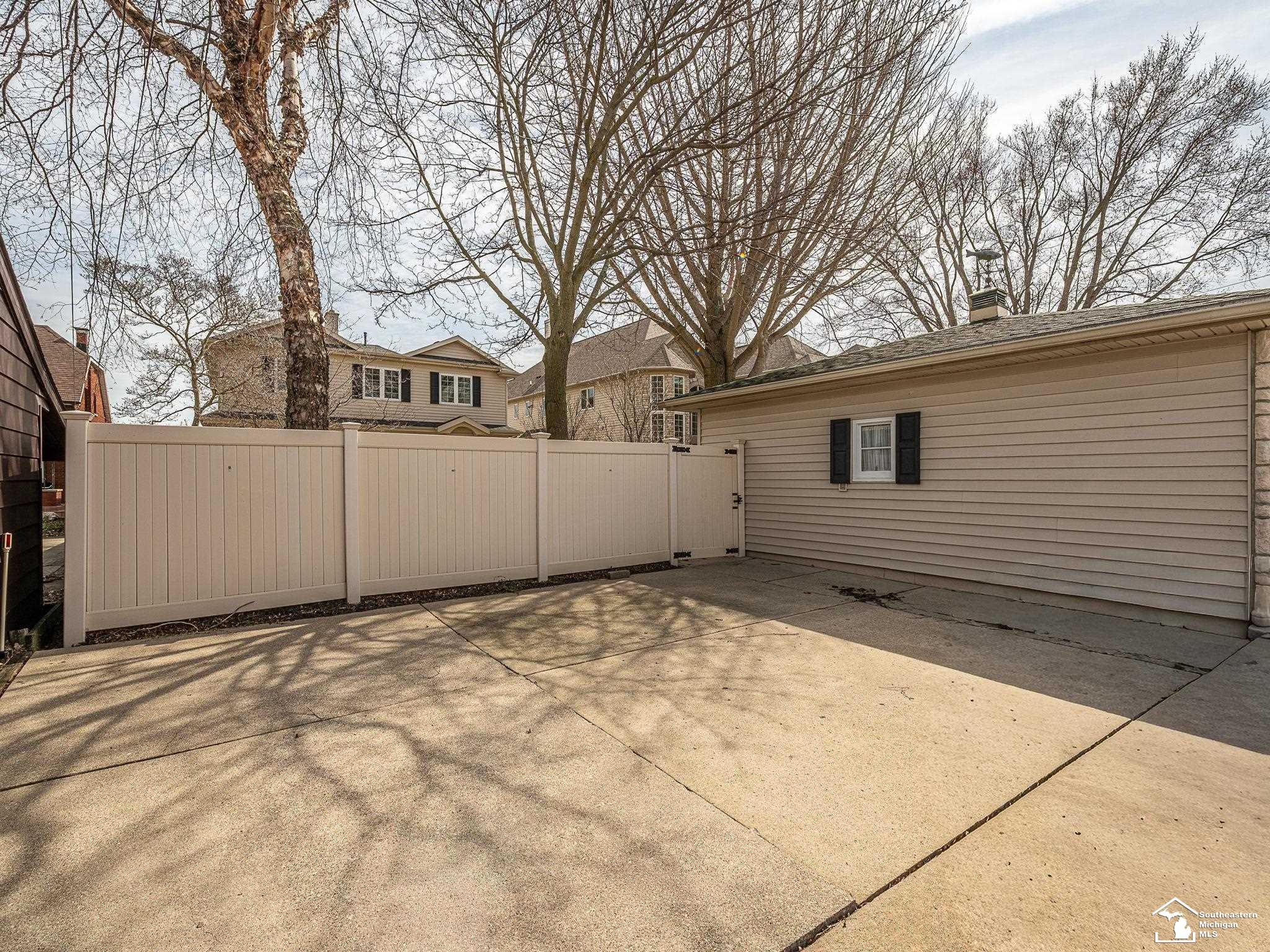 12710 N Lakeshore Drive, Monroe, MI — Photo 57