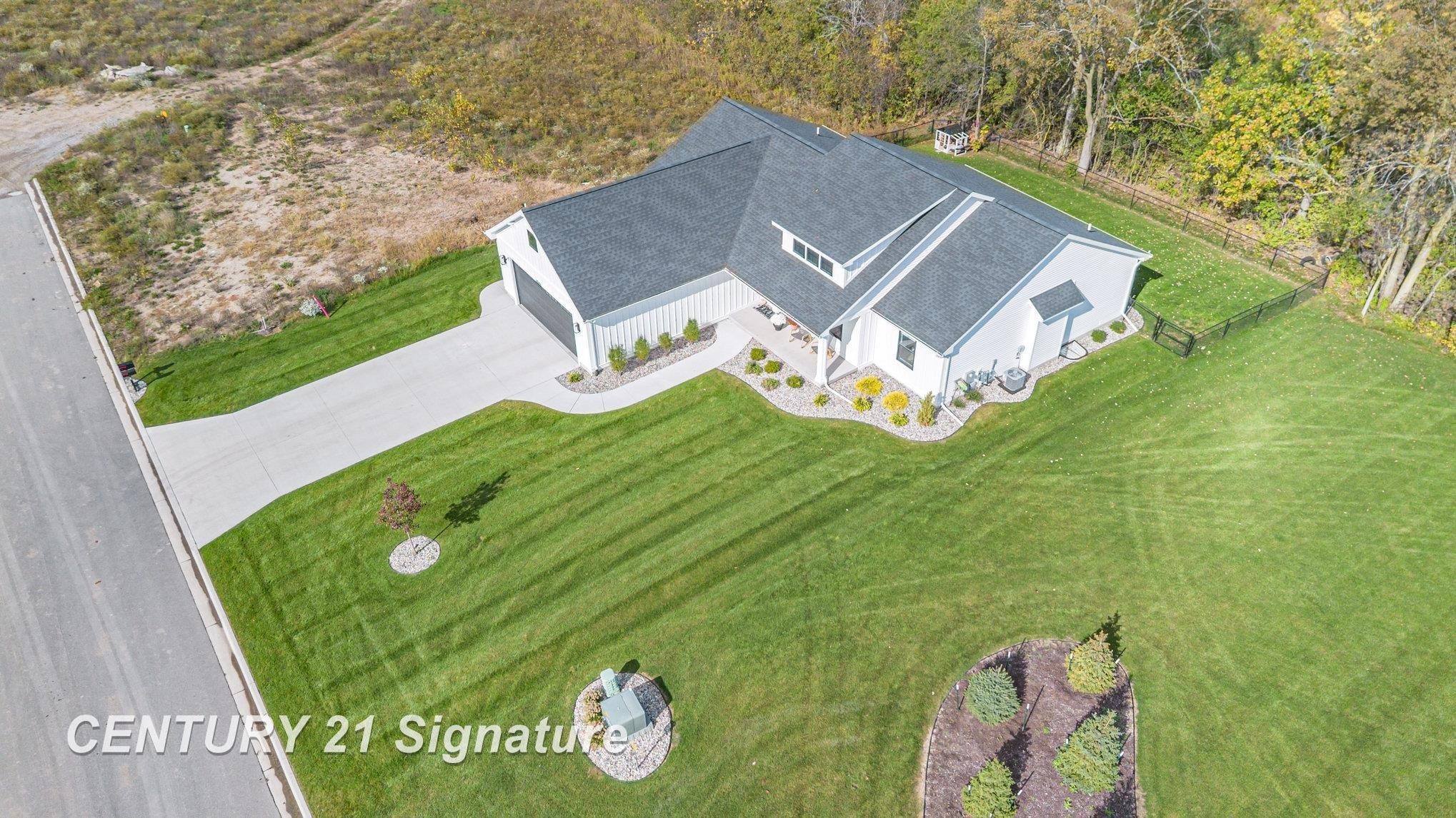 10606 Tall Pine Lane, Freeland, MI 48623 — Photo 3