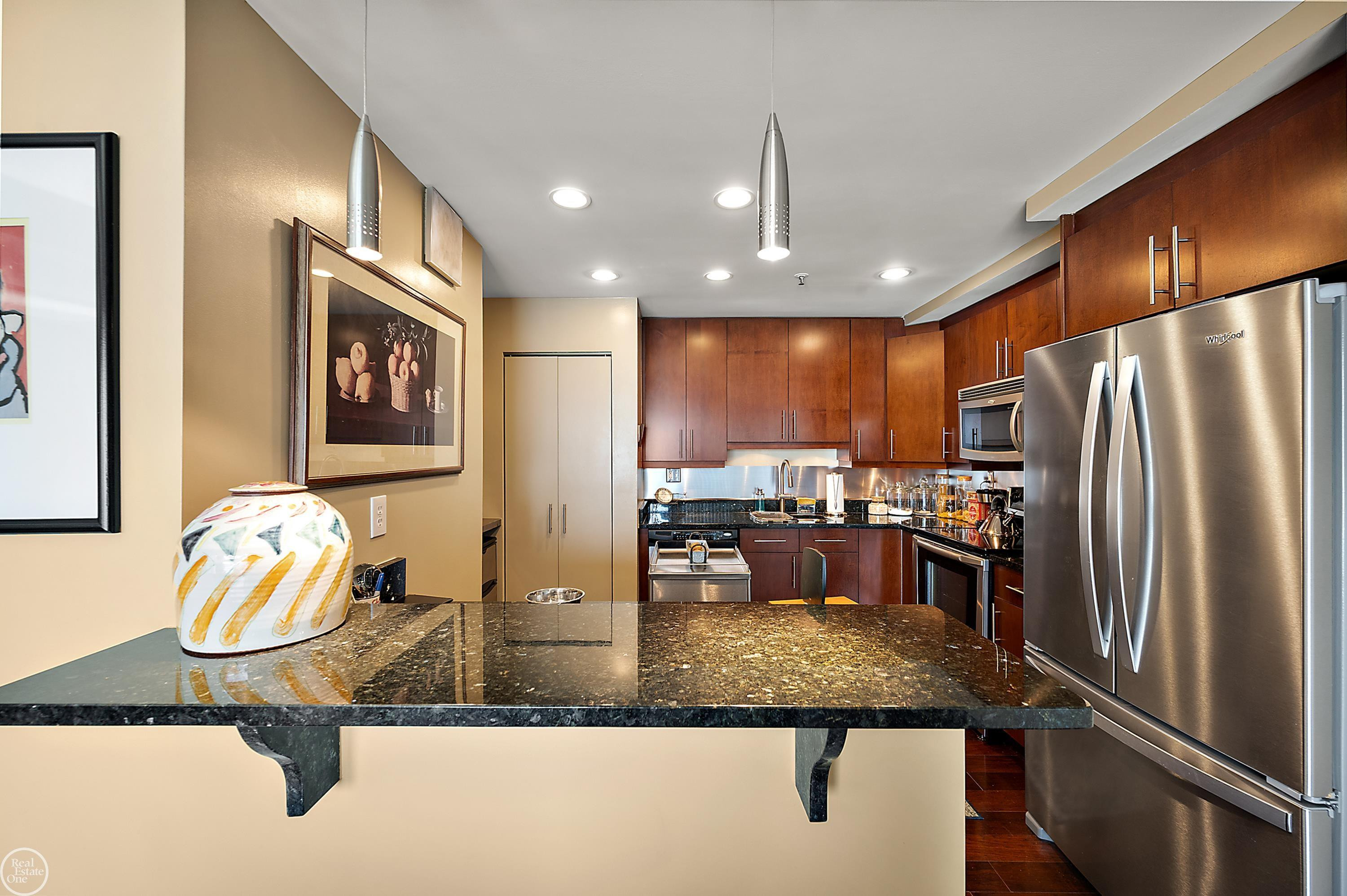 1001 W Jefferson Ave Unit 7B Avenue, Bldg 300, Detroit, MI 48226 — Photo 12