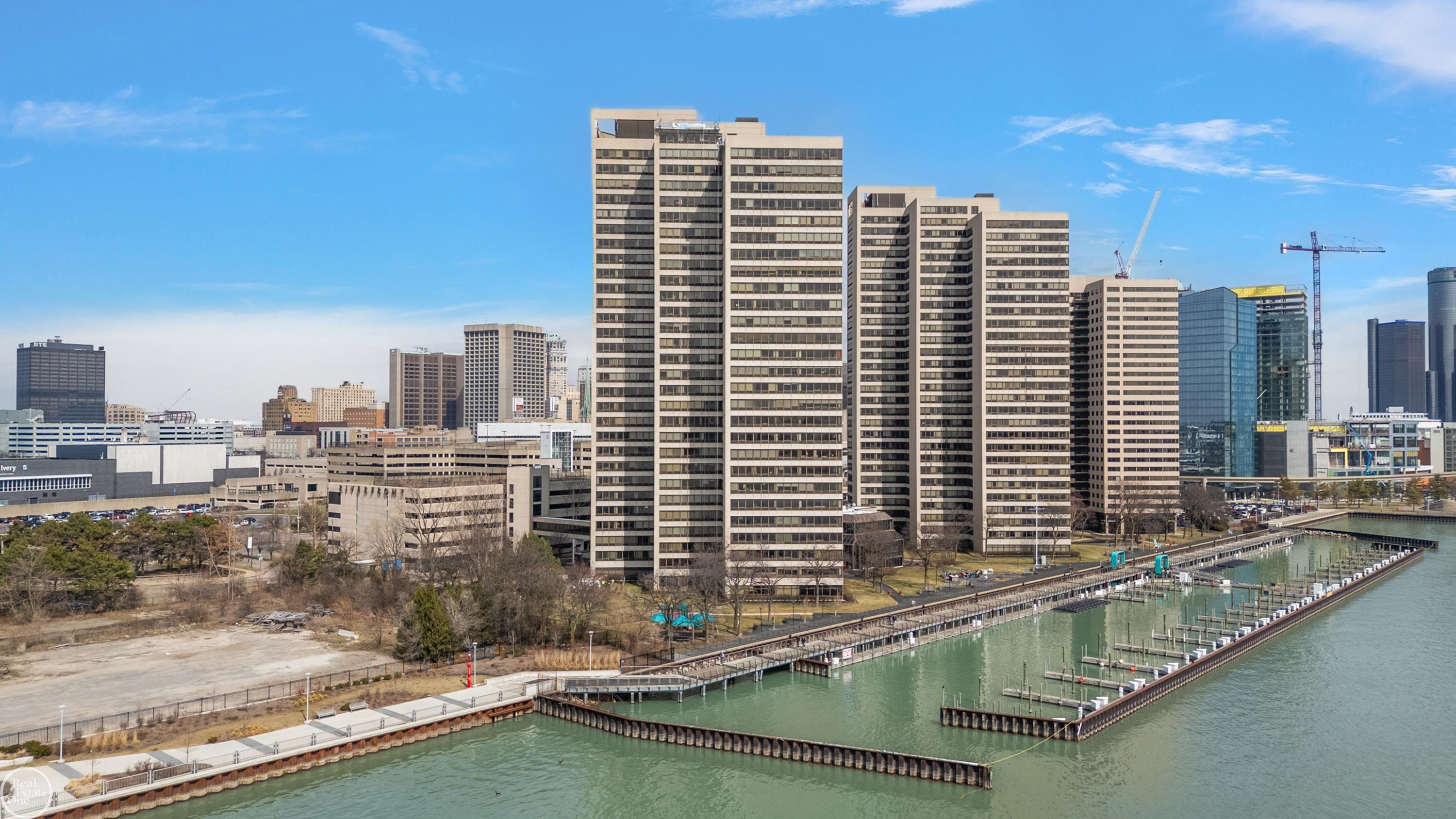 1001 W Jefferson Ave Unit 7B Avenue, Bldg 300, Detroit, MI 48226 — Photo 31