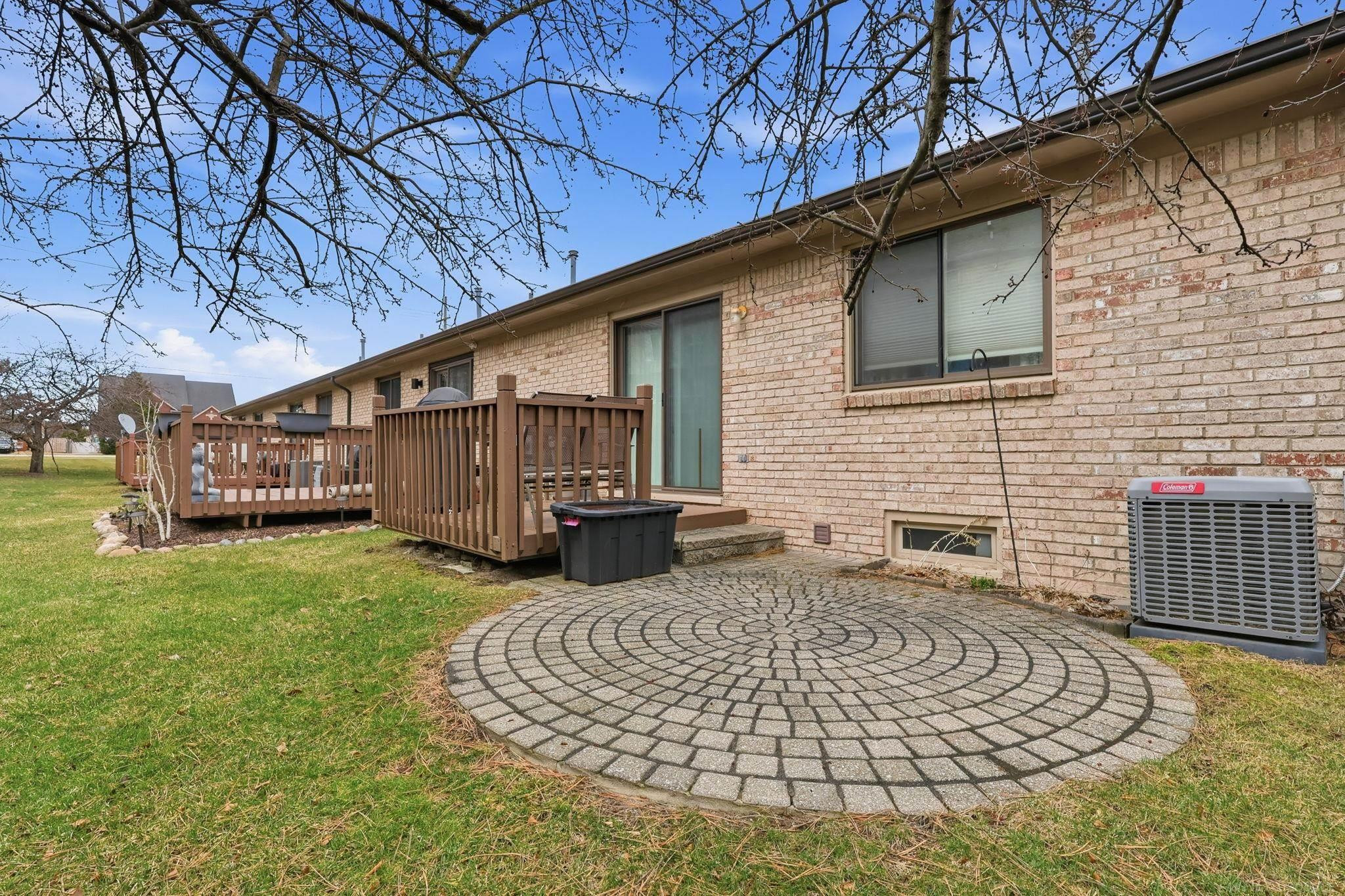 11565 Michael Drive, MI — Photo 23
