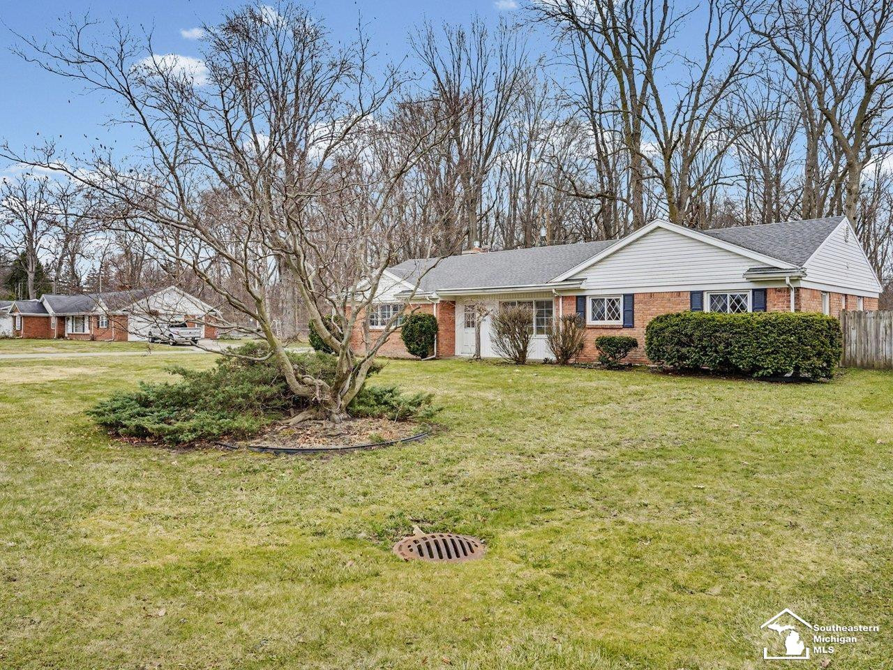 1593 Longfellow Drive, Temperance, MI 48182 — front exterior