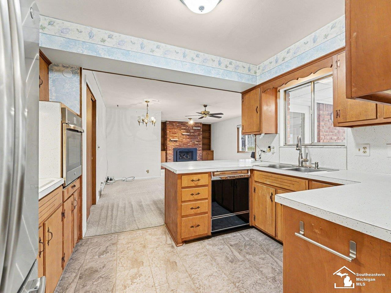 1593 Longfellow Drive, Temperance, MI 48182 — Photo 11