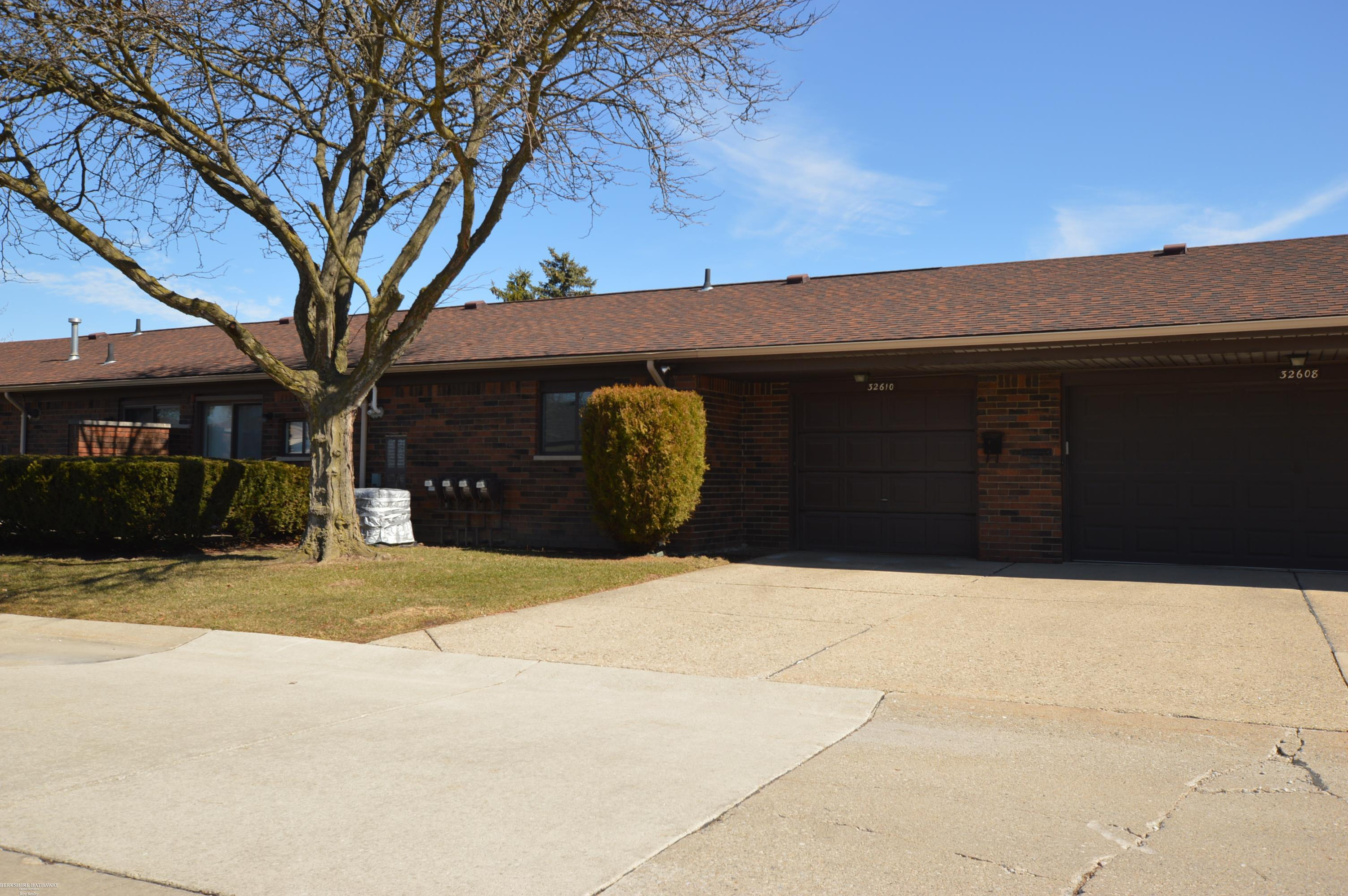 32610 Valley Dr Drive, 134, Warren, MI 48093 — front exterior