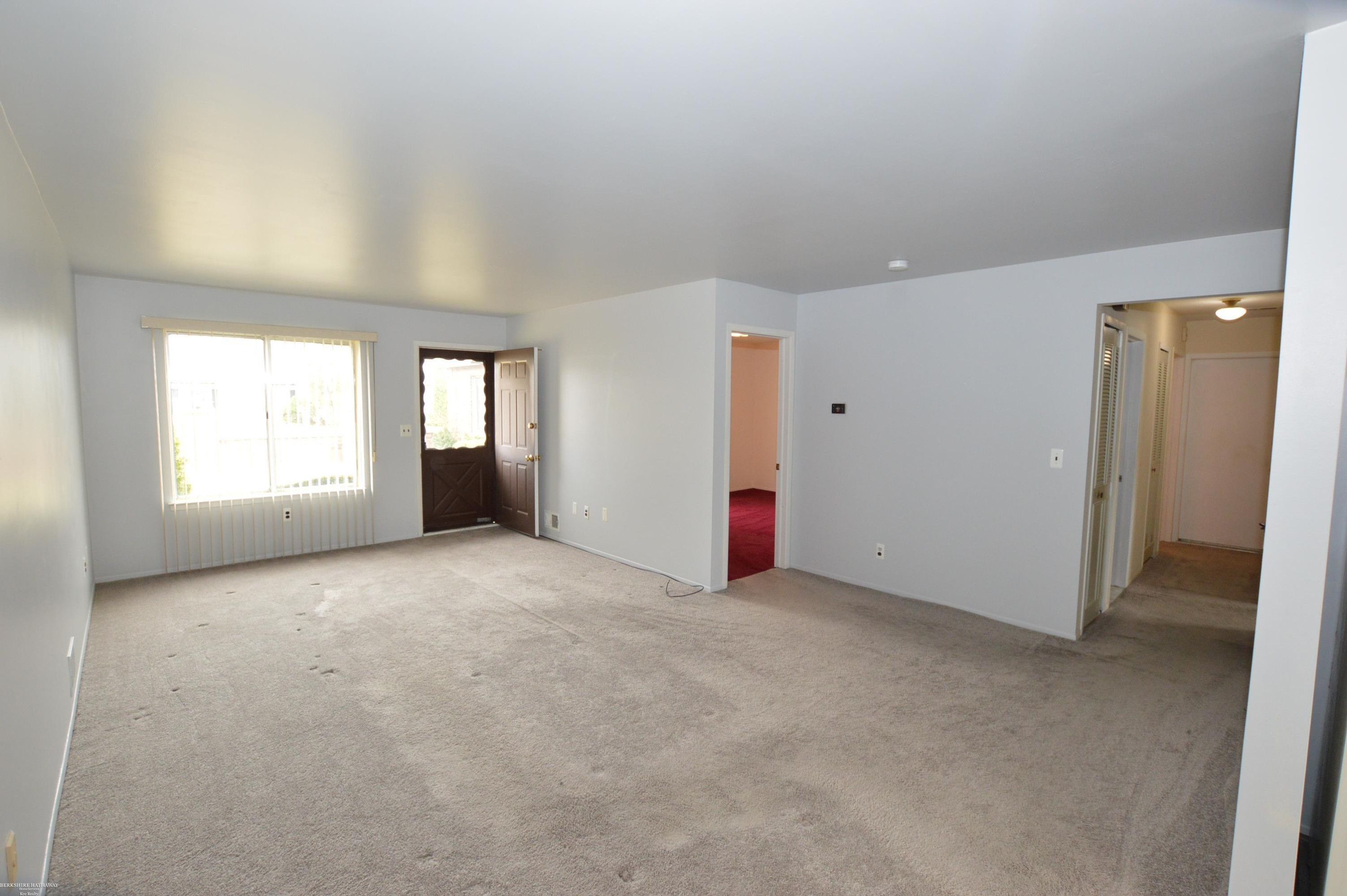 32610 Valley Dr Drive, 134, Warren, MI 48093 — Photo 8