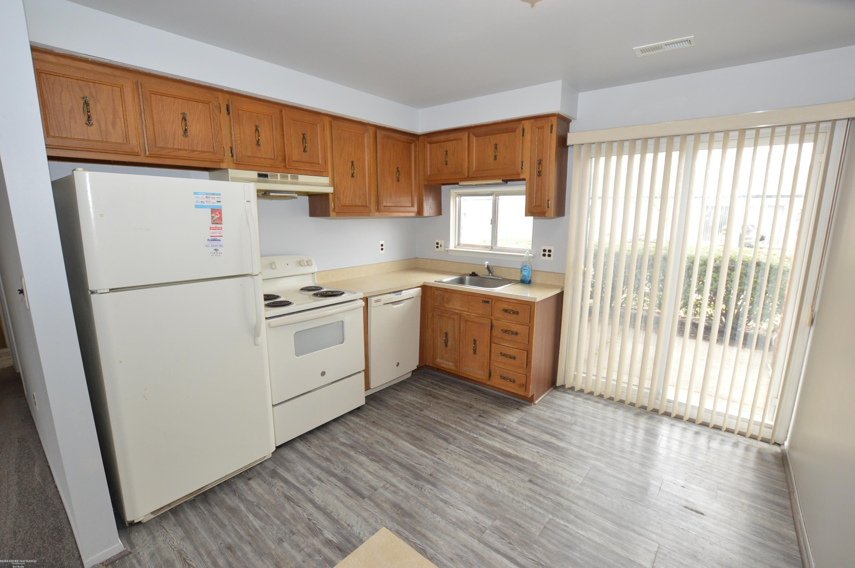 32610 Valley Dr Drive, 134, Warren, MI 48093 — Photo 9