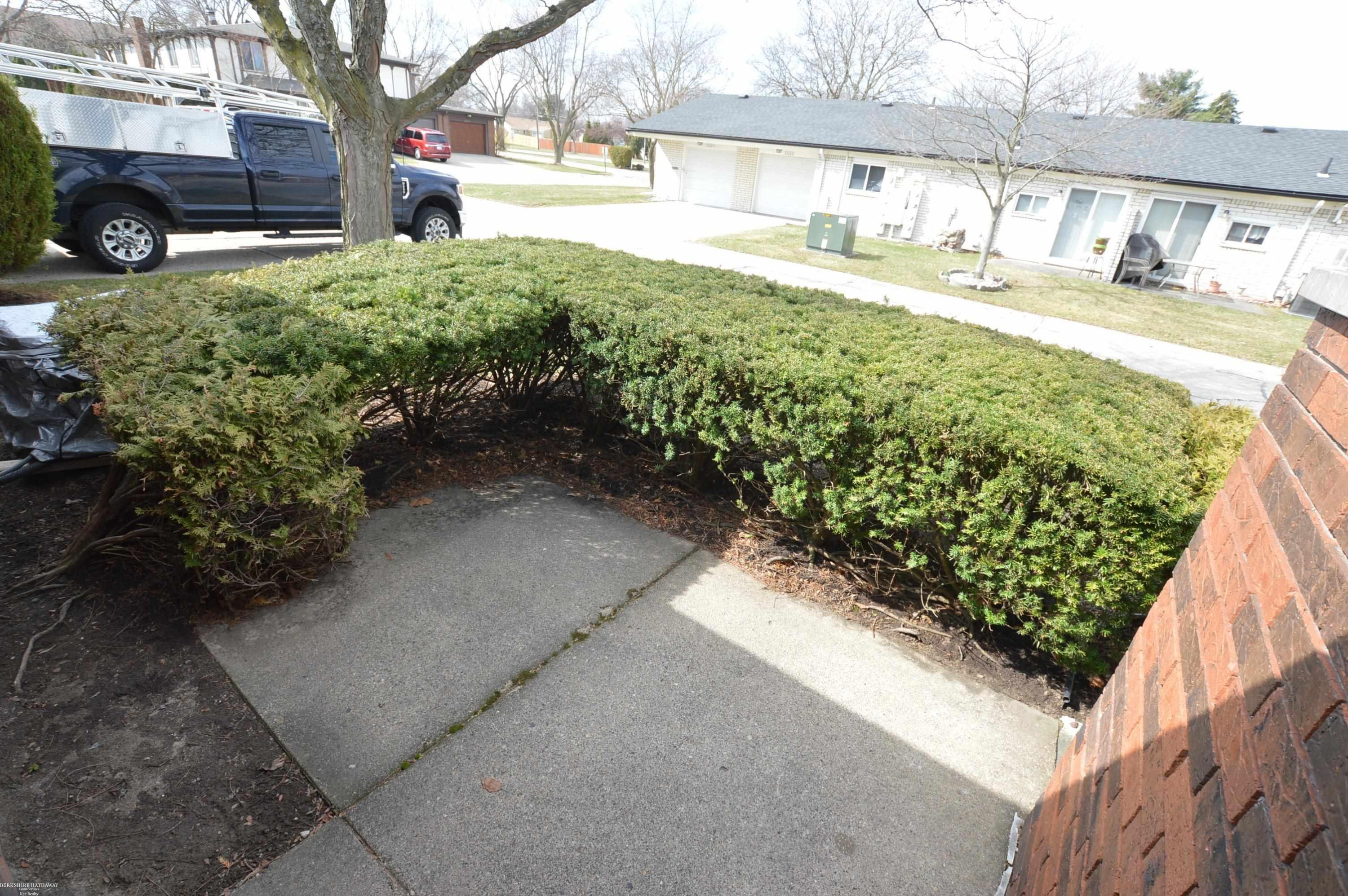 32610 Valley Dr Drive, 134, Warren, MI 48093 — Photo 10