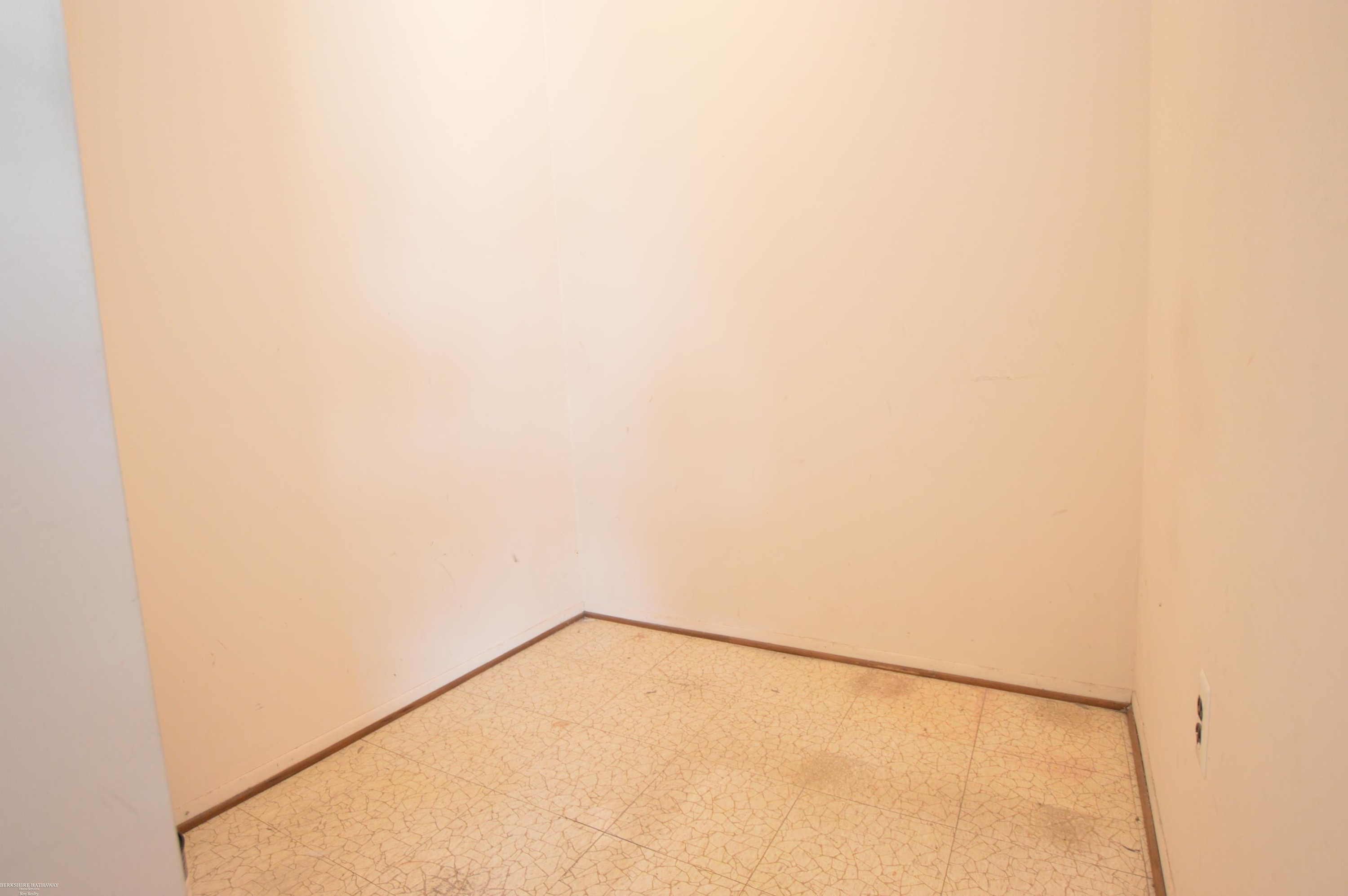 32610 Valley Dr Drive, 134, Warren, MI 48093 — Photo 18