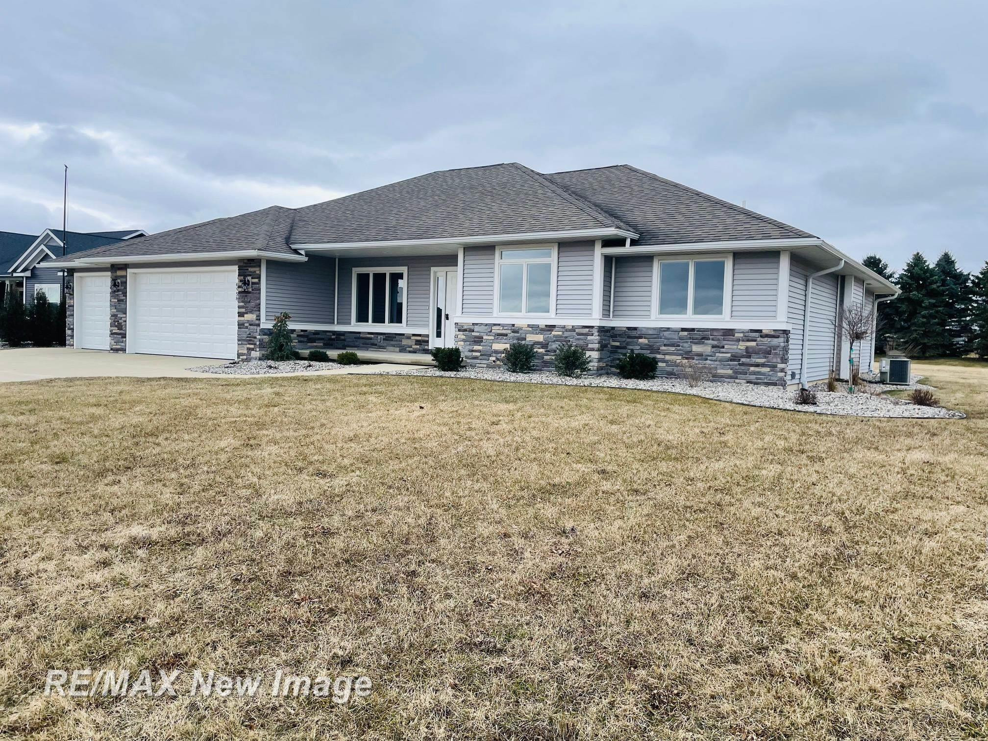 3550 SE Mill Point Drive, Kentwood, MI, 49512