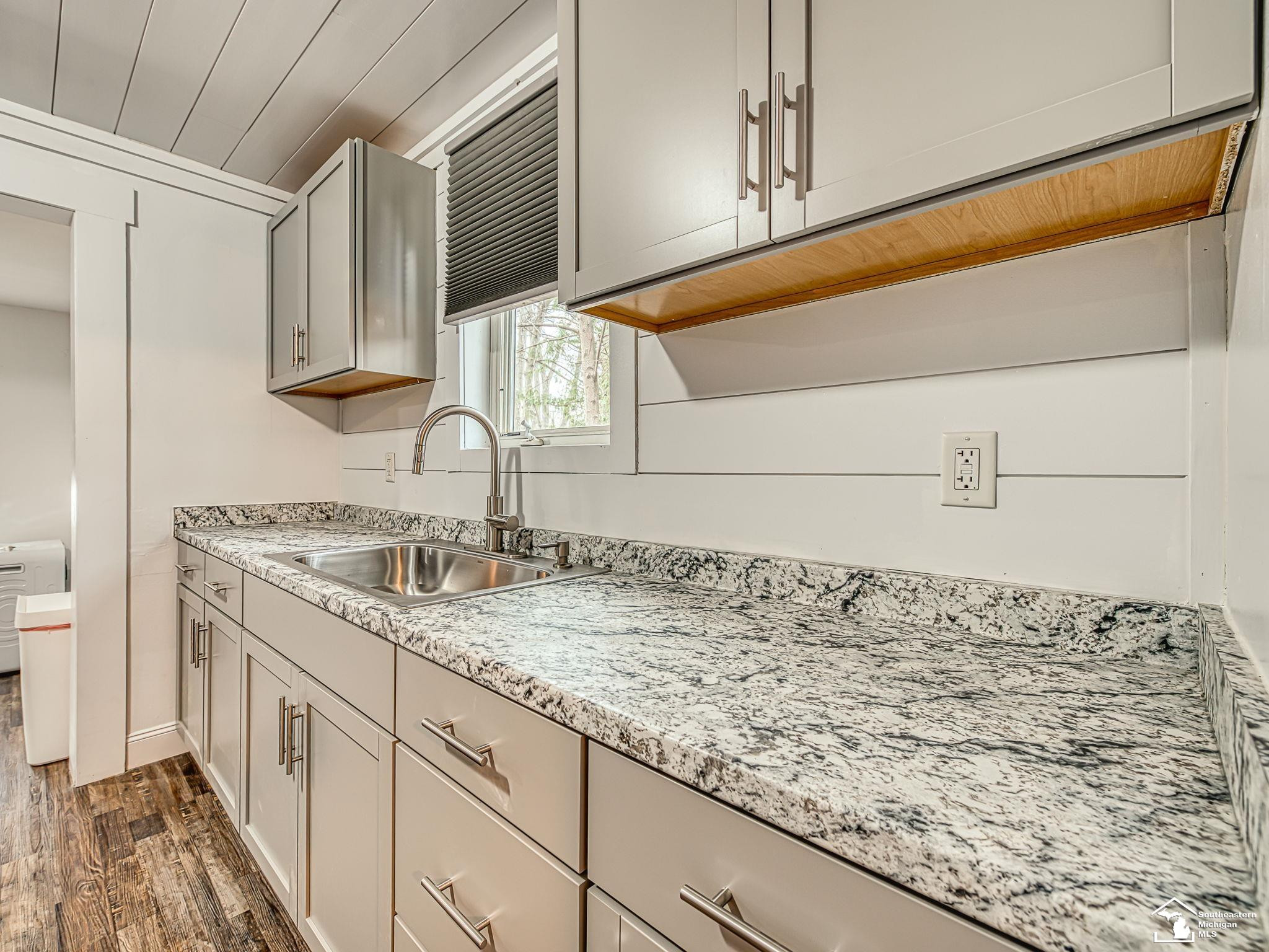 2052 Pleasantview Street, Monroe, MI 48162 — Photo 4