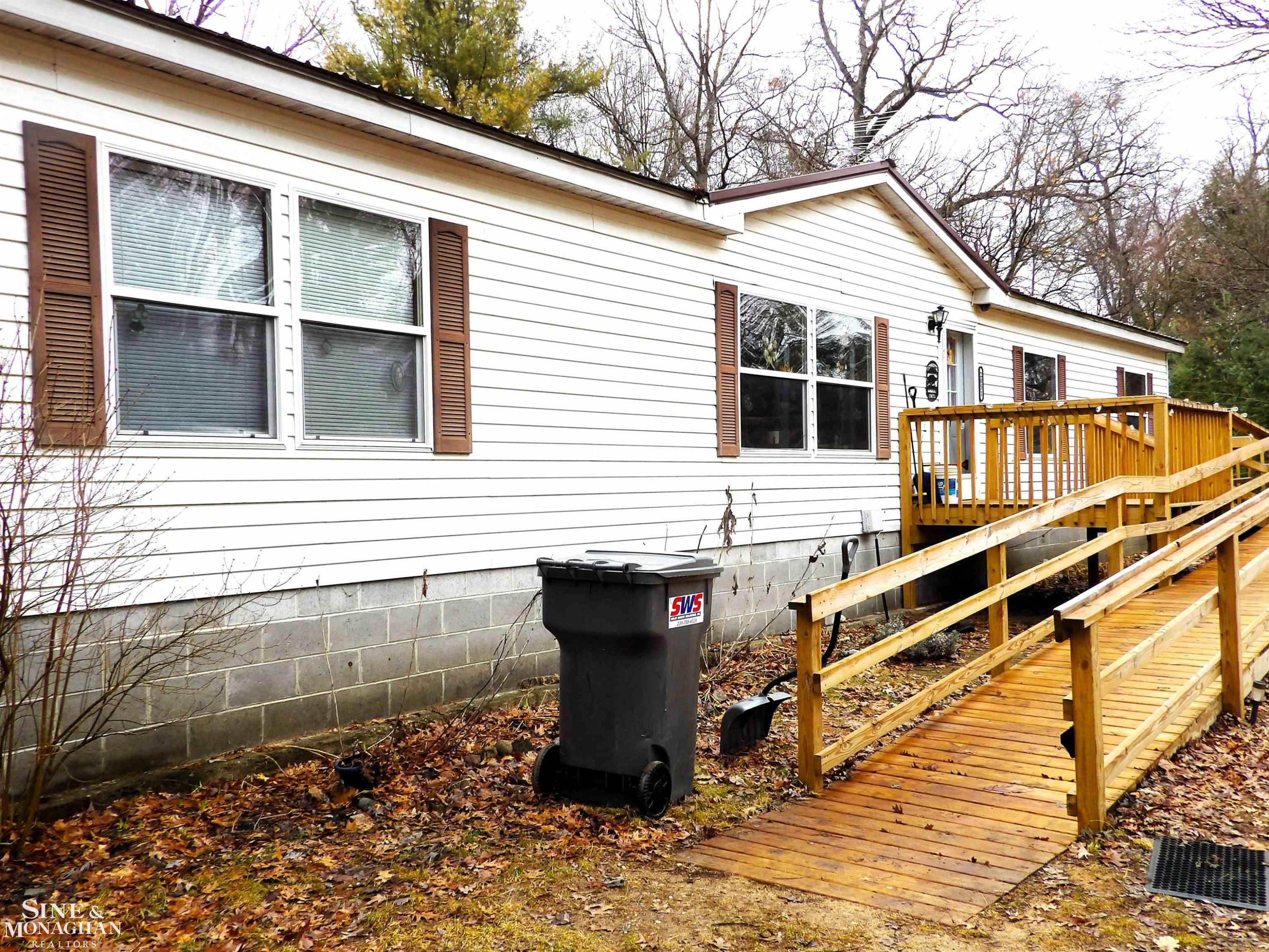 2051 W Parklane Road, White Cloud, MI 49349 — Photo 5
