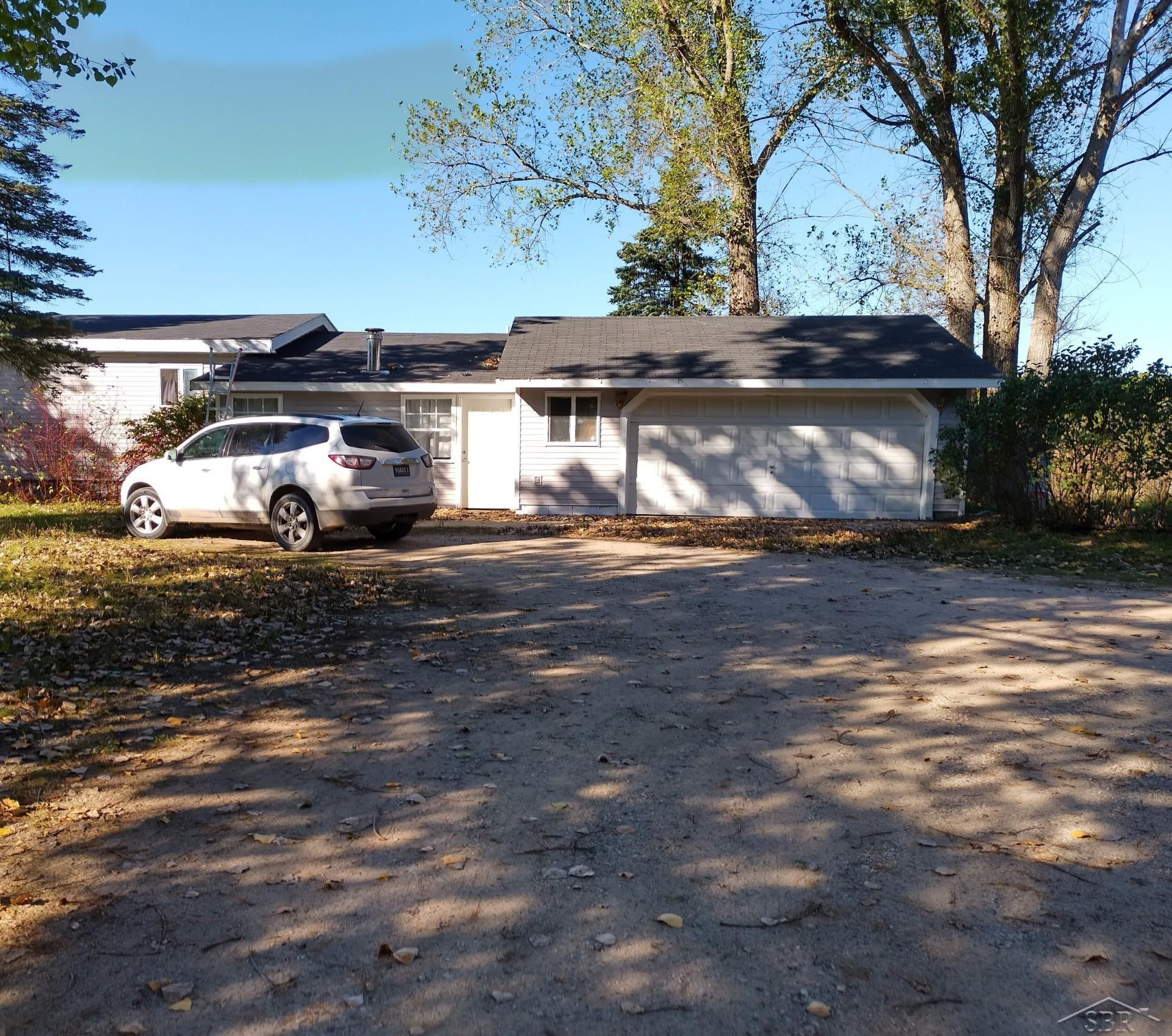 8732 Finnegan Road, Johannesburg, MI 49751