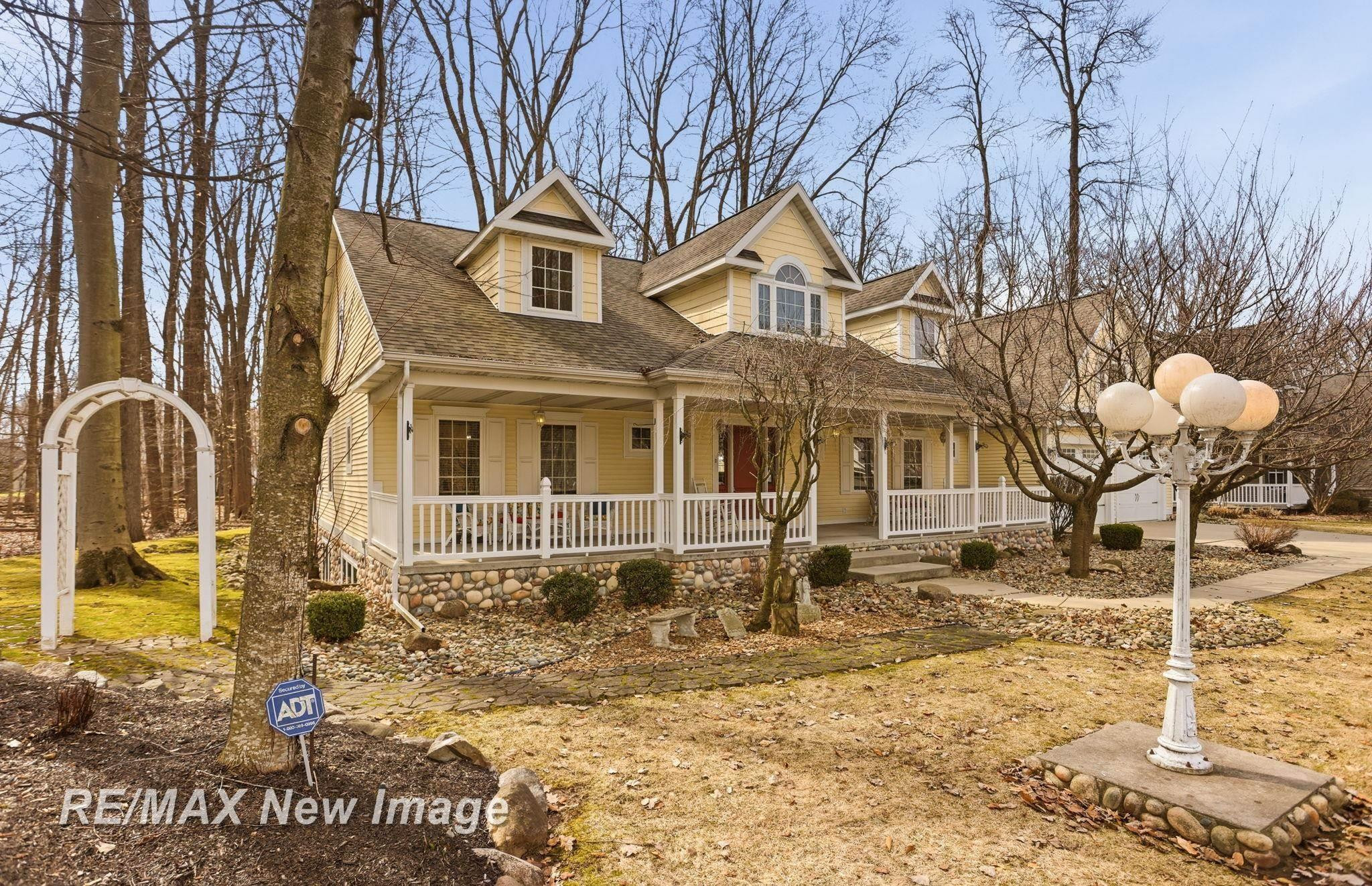 12471 Northern Woods Circle, Freeland, MI 48623 — Photo 2