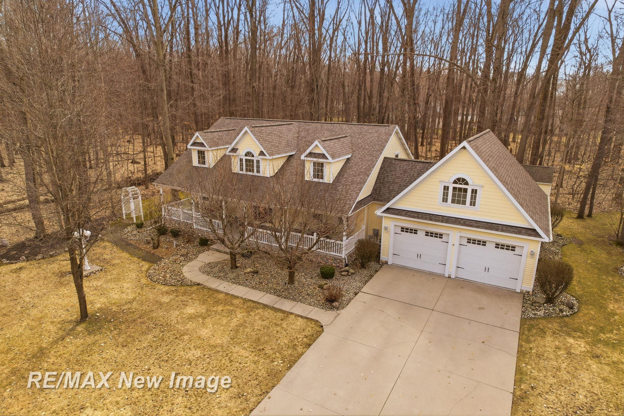 12471 Northern Woods Circle, Freeland, MI 48623 — Photo 3