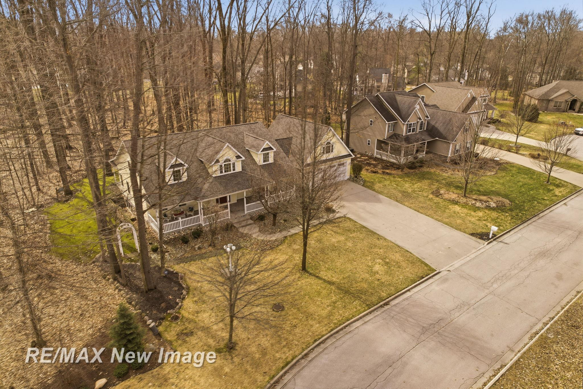 12471 Northern Woods Circle, Freeland, MI 48623 — Photo 4