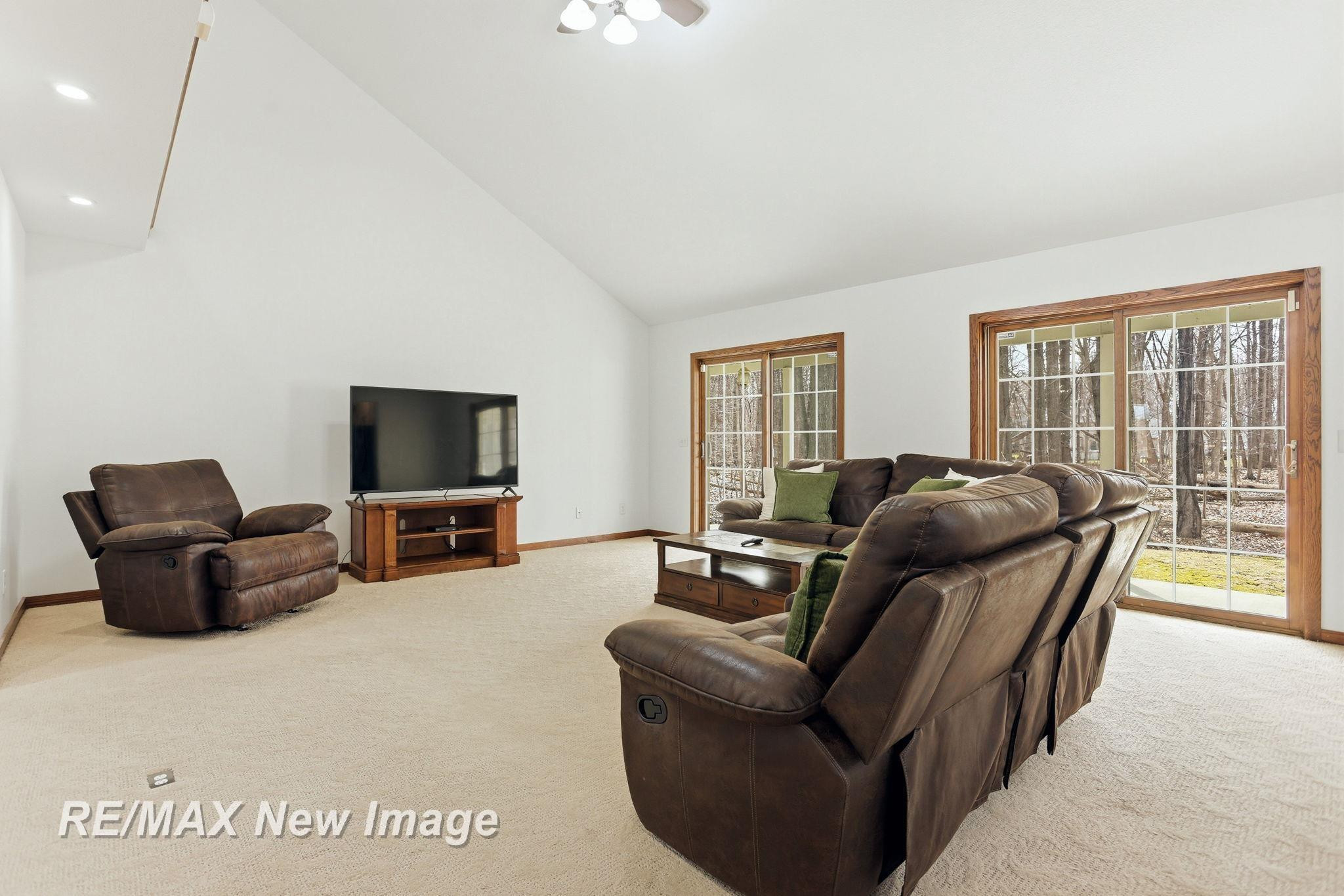 12471 Northern Woods Circle, Freeland, MI 48623 — Photo 14