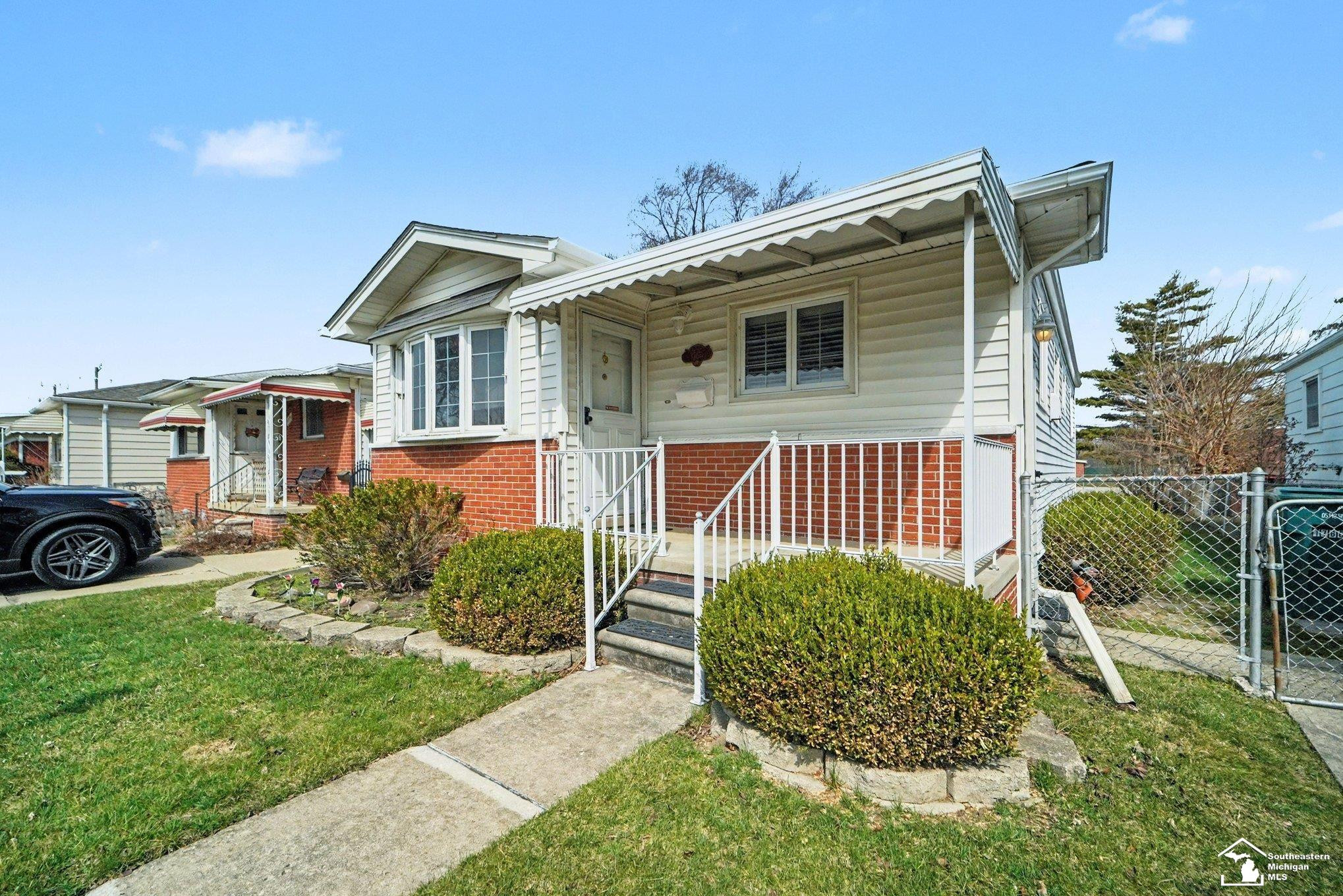 1766 White Avenue, Lincoln Park, MI 48146 — Photo 2