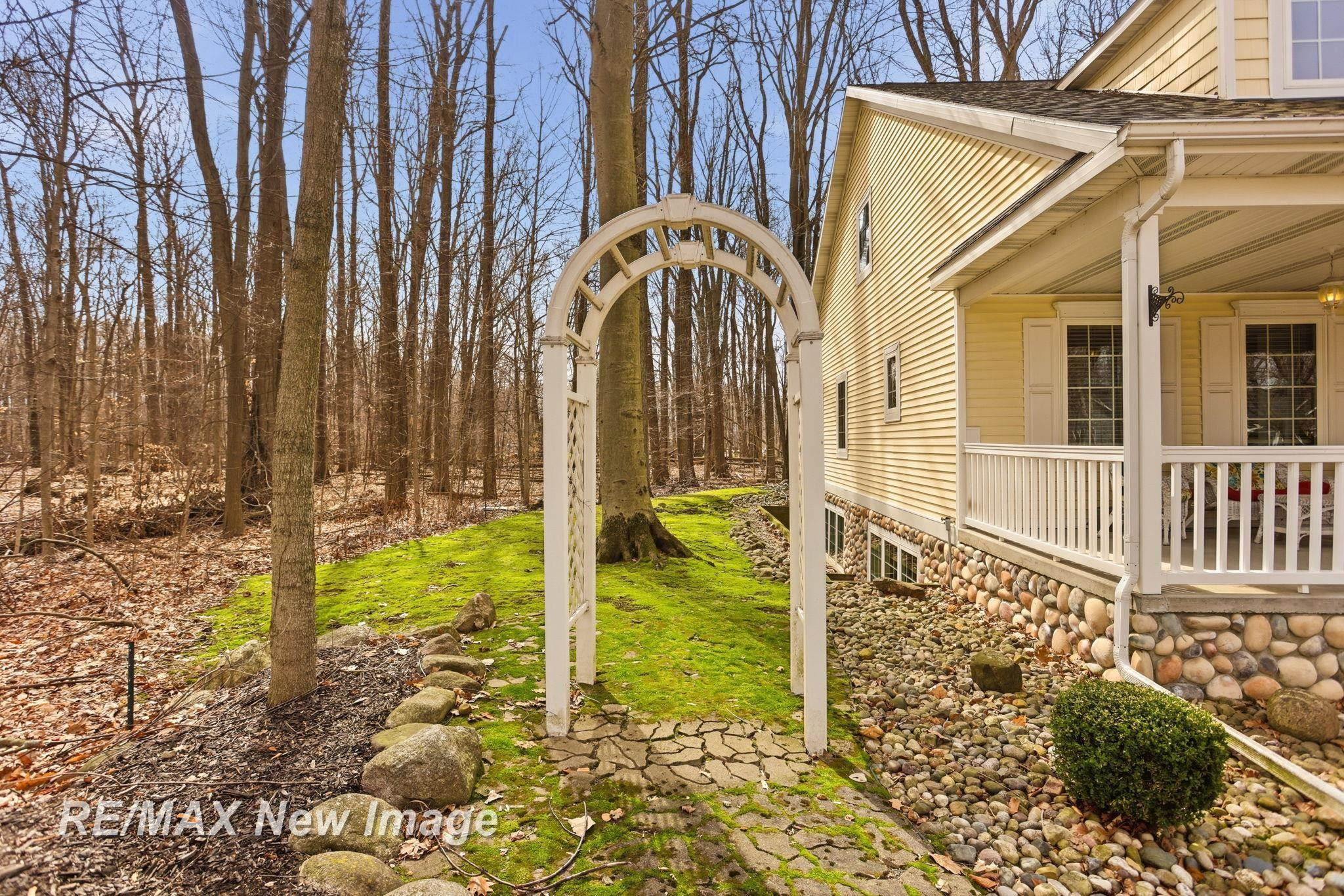 12471 Northern Woods Circle, Freeland, MI 48623 — Photo 55
