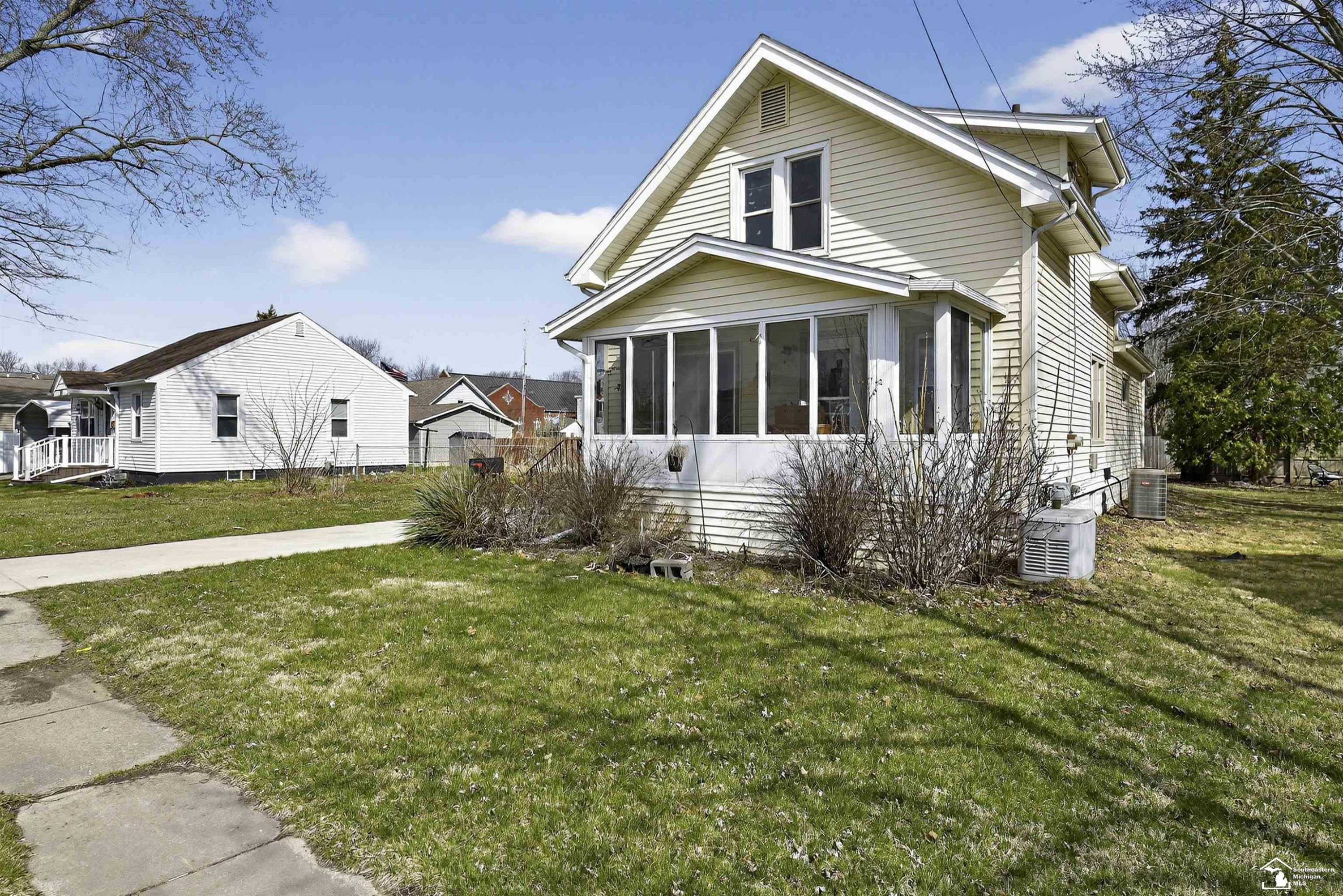 321 Cherry Street, Blissfield, MI 49228 — Photo 2