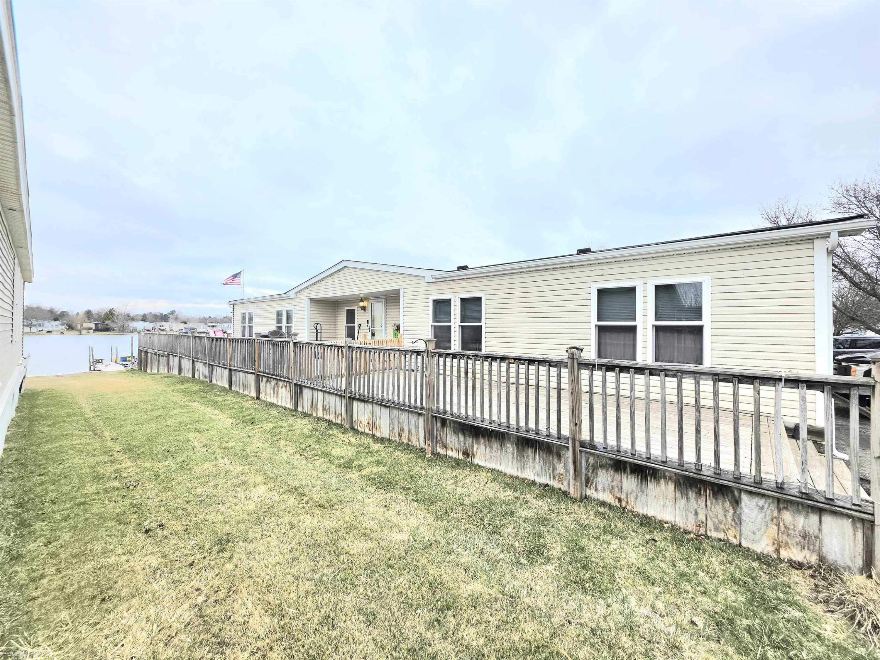 48585 Lakeview East Street, Shelby Twp, MI 48317 — Photo 2