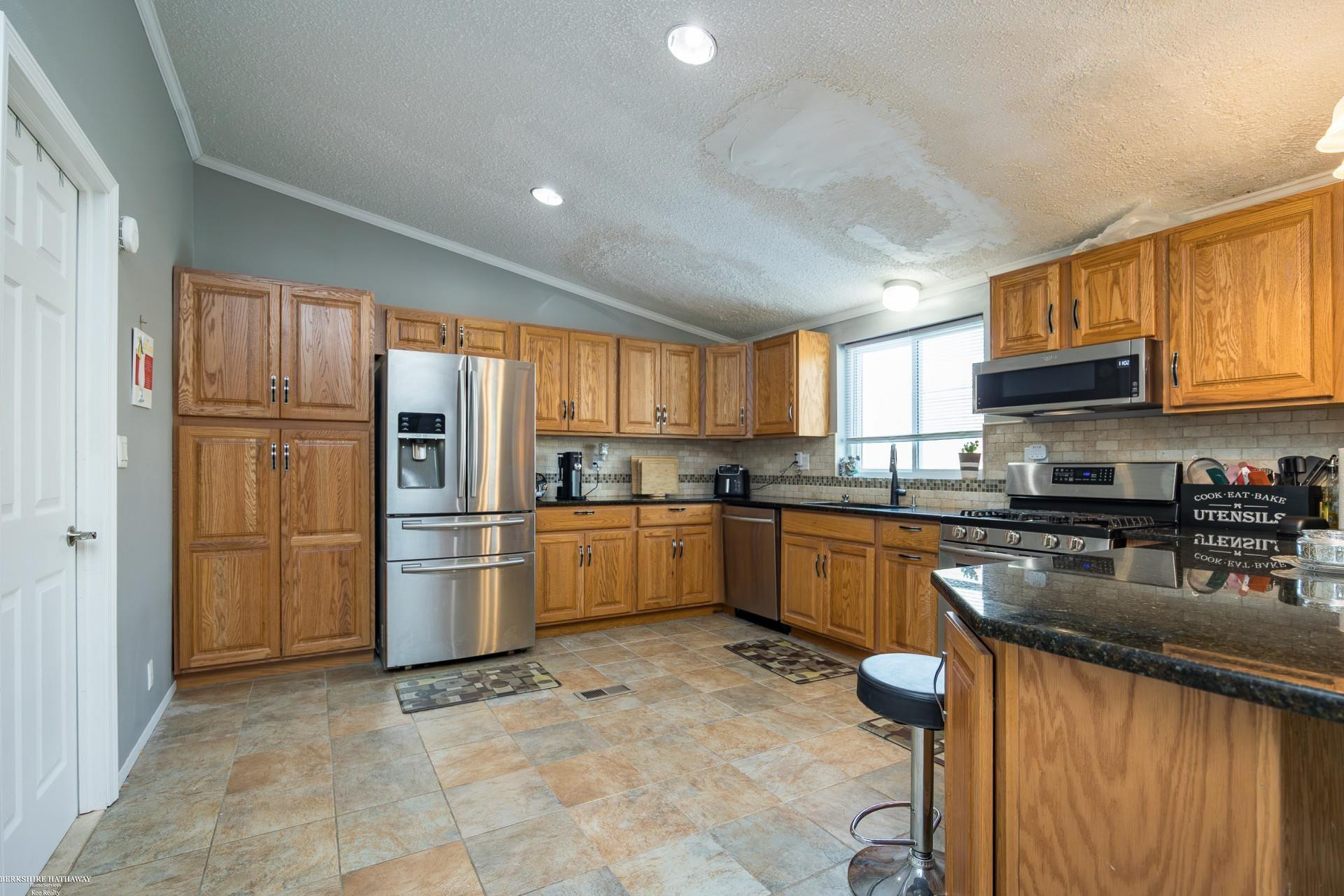 48585 Lakeview East Street, Shelby Twp, MI 48317 — Photo 6