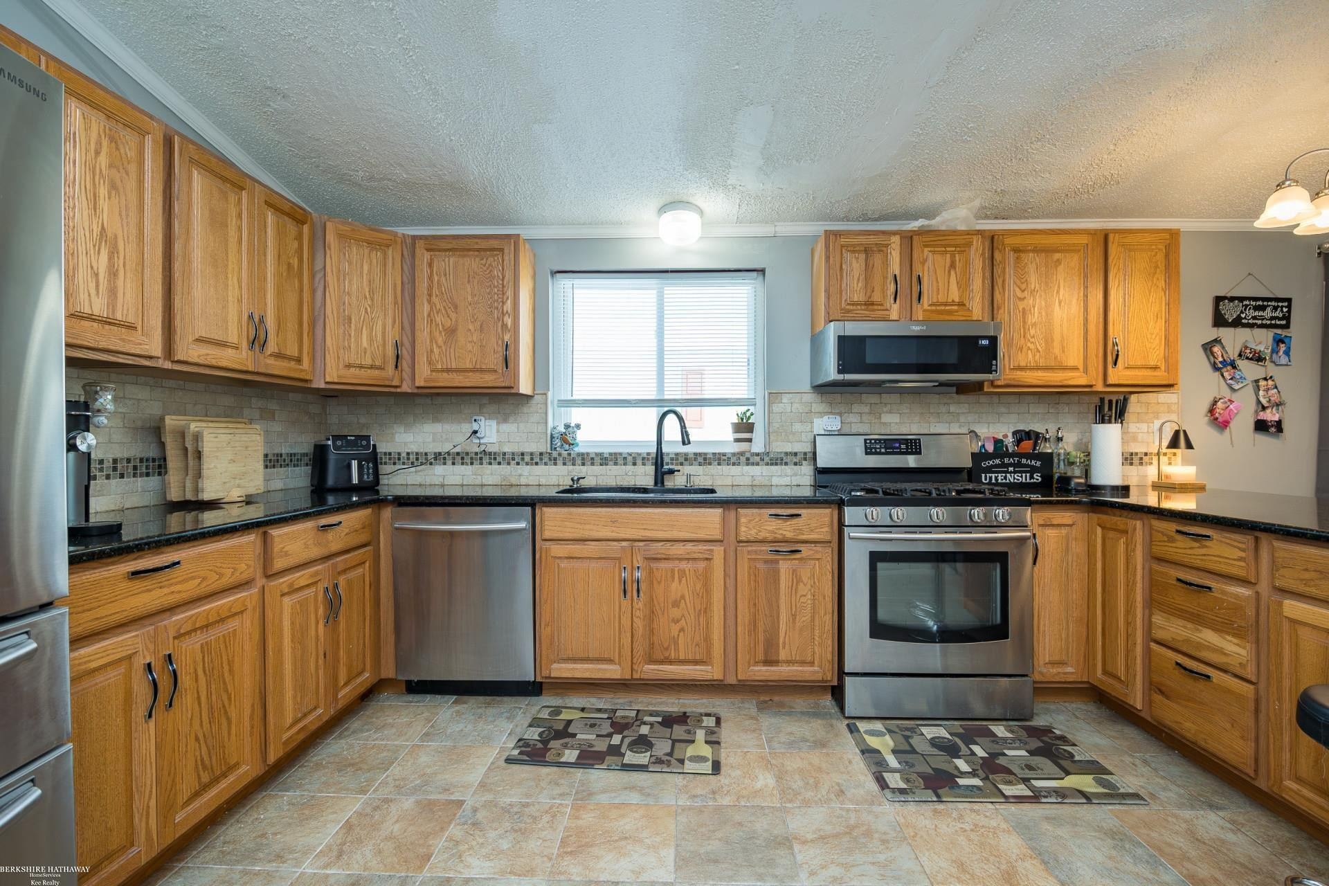 48585 Lakeview East Street, Shelby Twp, MI 48317 — Photo 7
