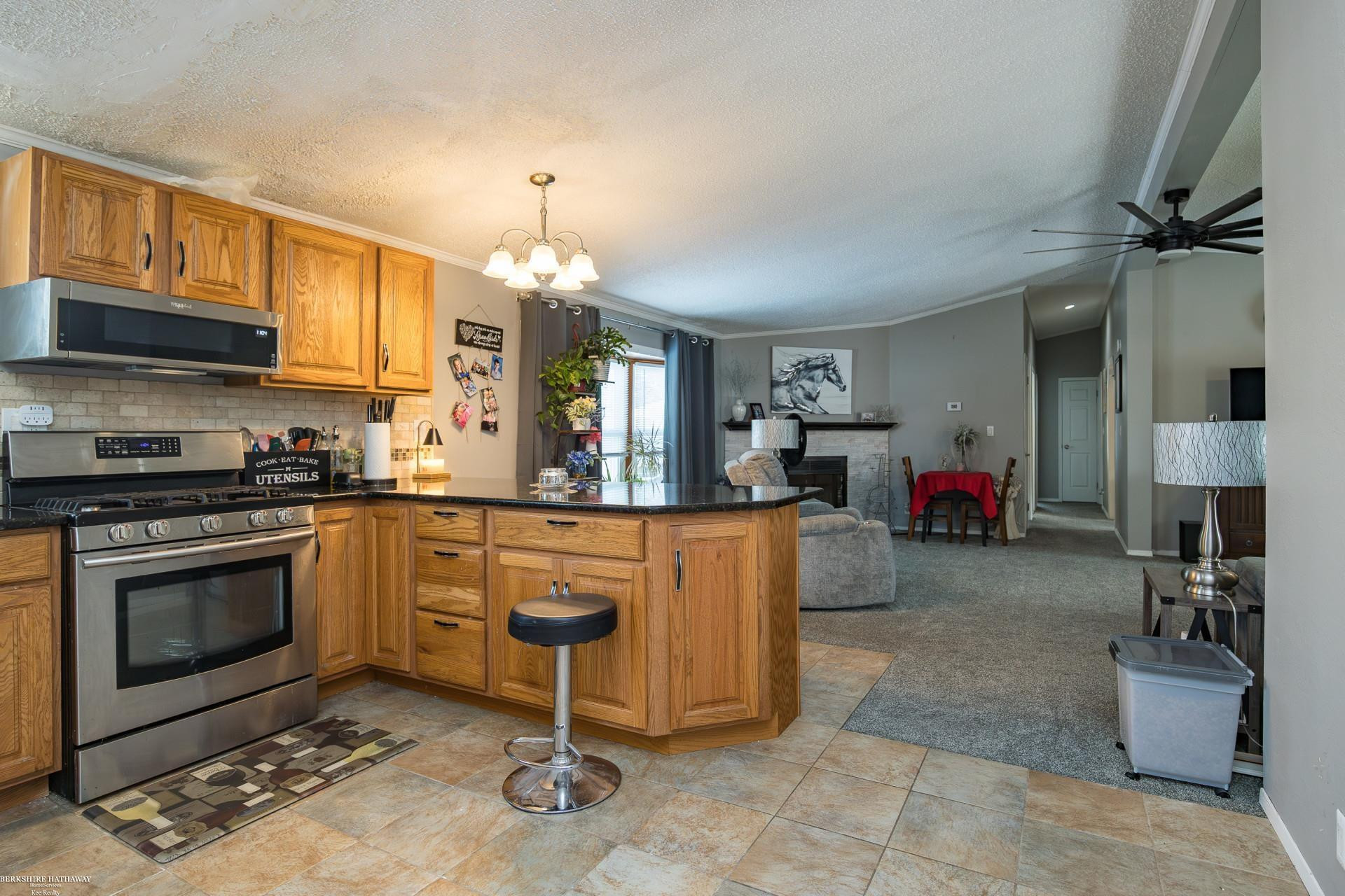 48585 Lakeview East Street, Shelby Twp, MI 48317 — Photo 8