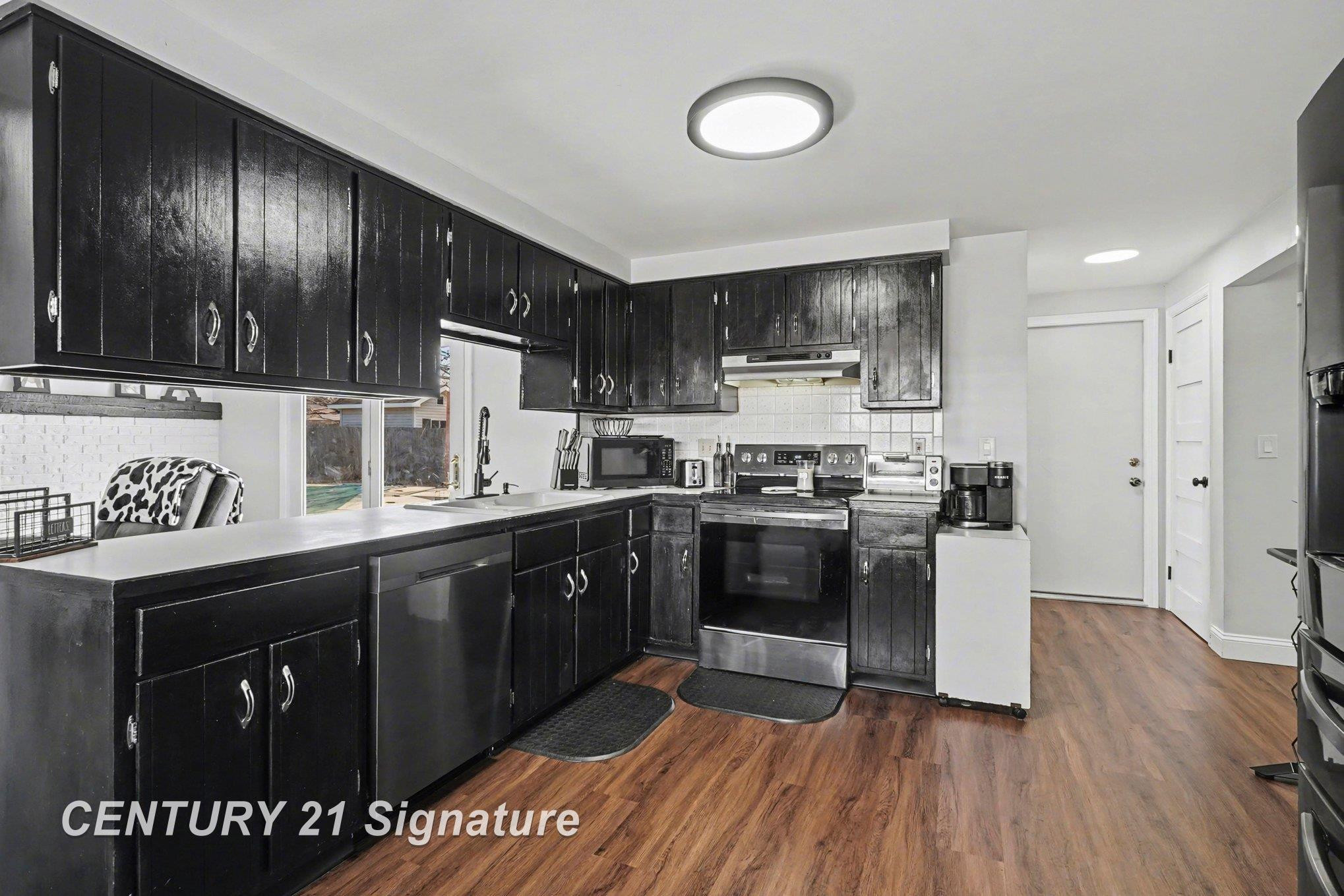 680 N Frost Drive, Saginaw, MI 48638 — Photo 9