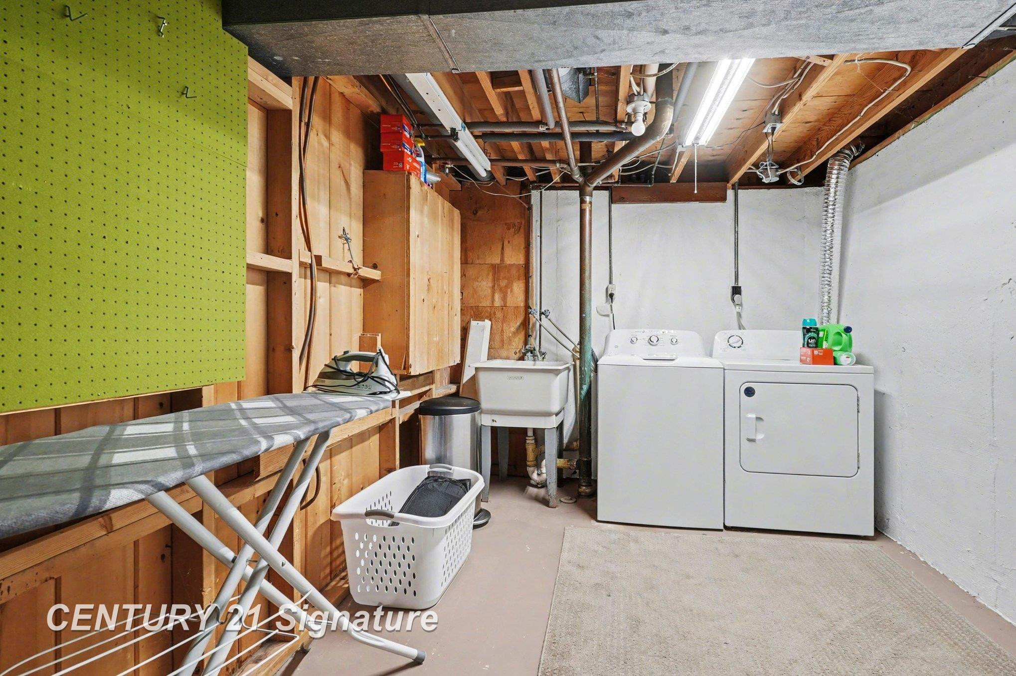 680 N Frost Drive, Saginaw, MI 48638 — Photo 22