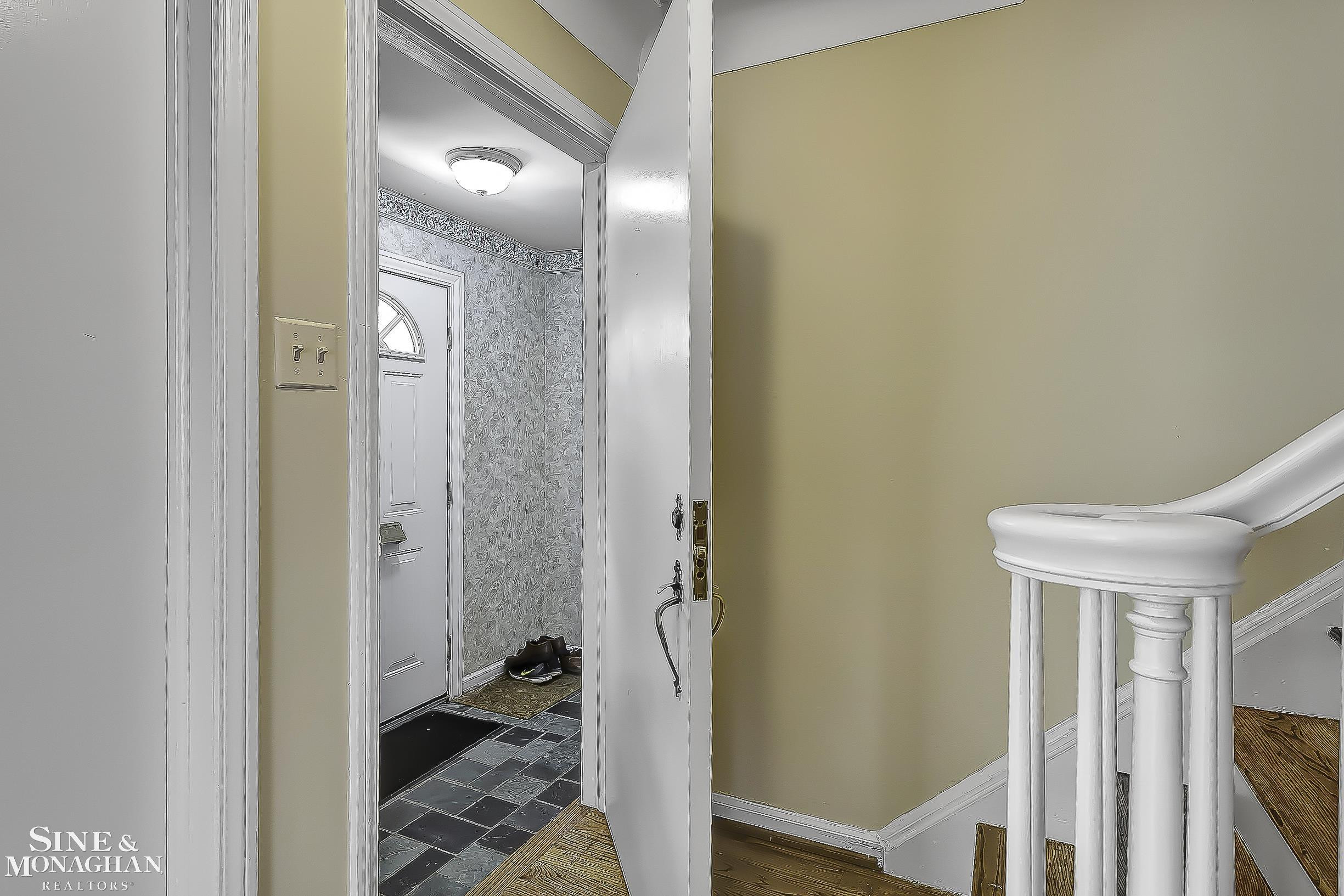 814 Harcourt Road, Grosse Pointe Park, MI 48230 — Photo 2