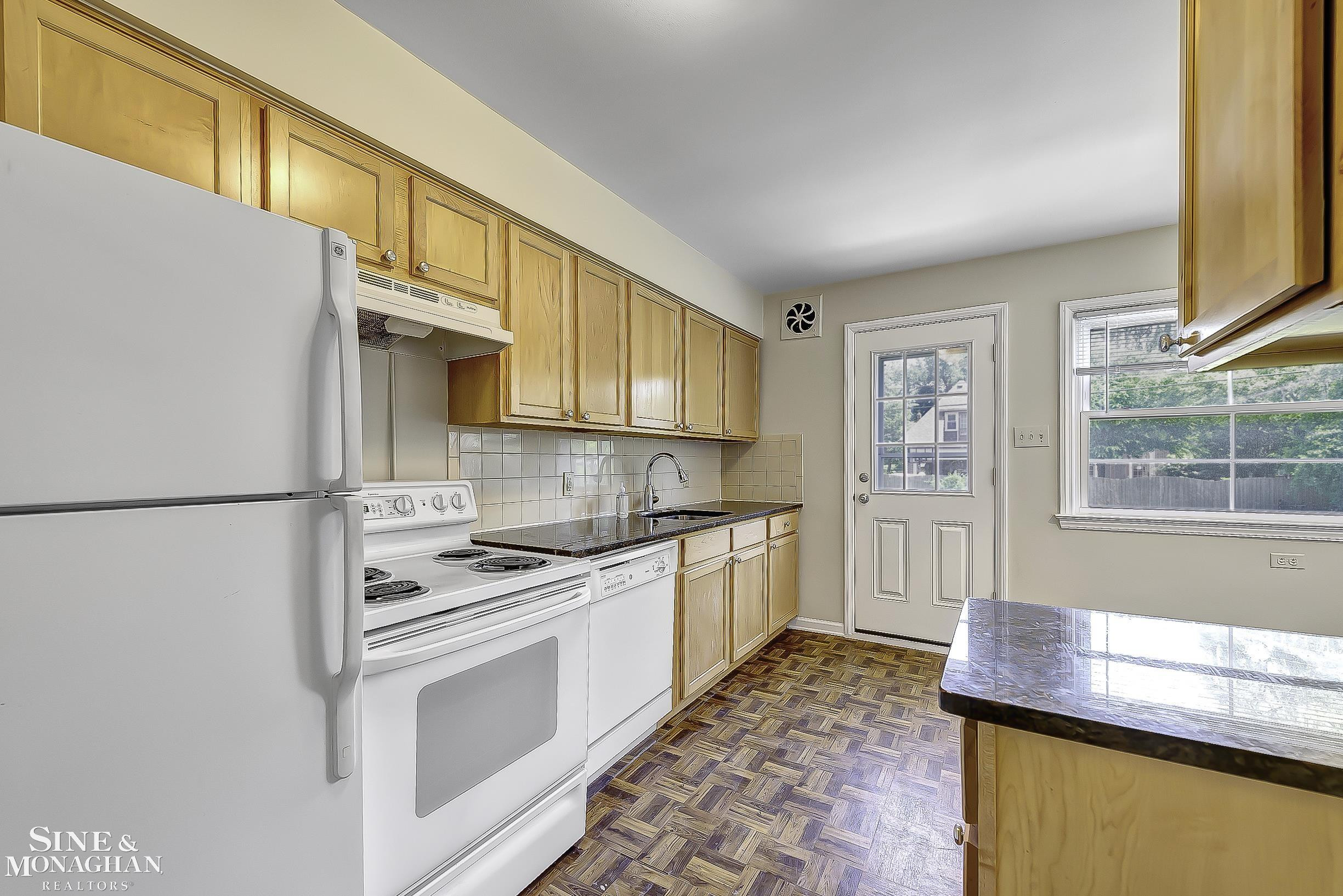 814 Harcourt Road, Grosse Pointe Park, MI 48230 — Photo 6