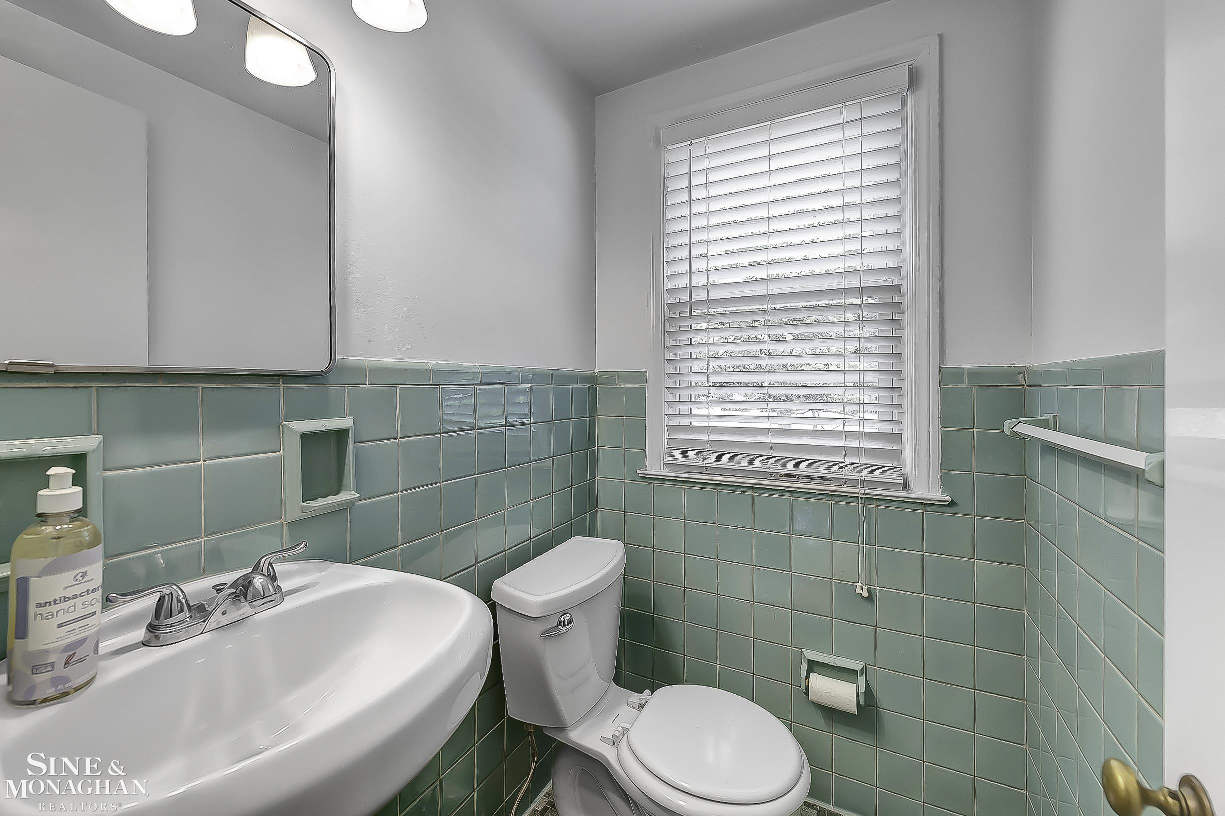 814 Harcourt Road, Grosse Pointe Park, MI 48230 — Photo 13
