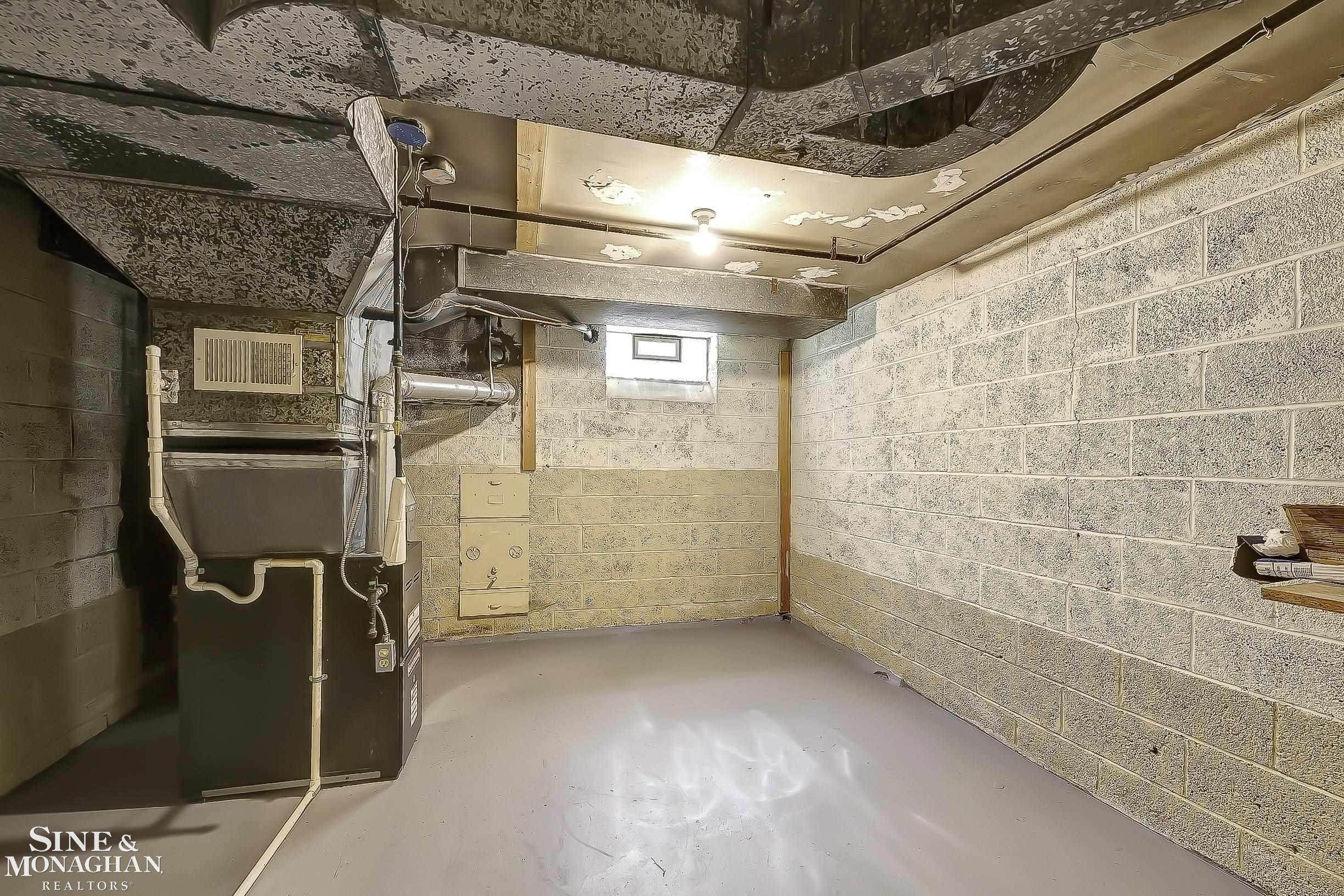 814 Harcourt Road, Grosse Pointe Park, MI 48230 — Photo 17