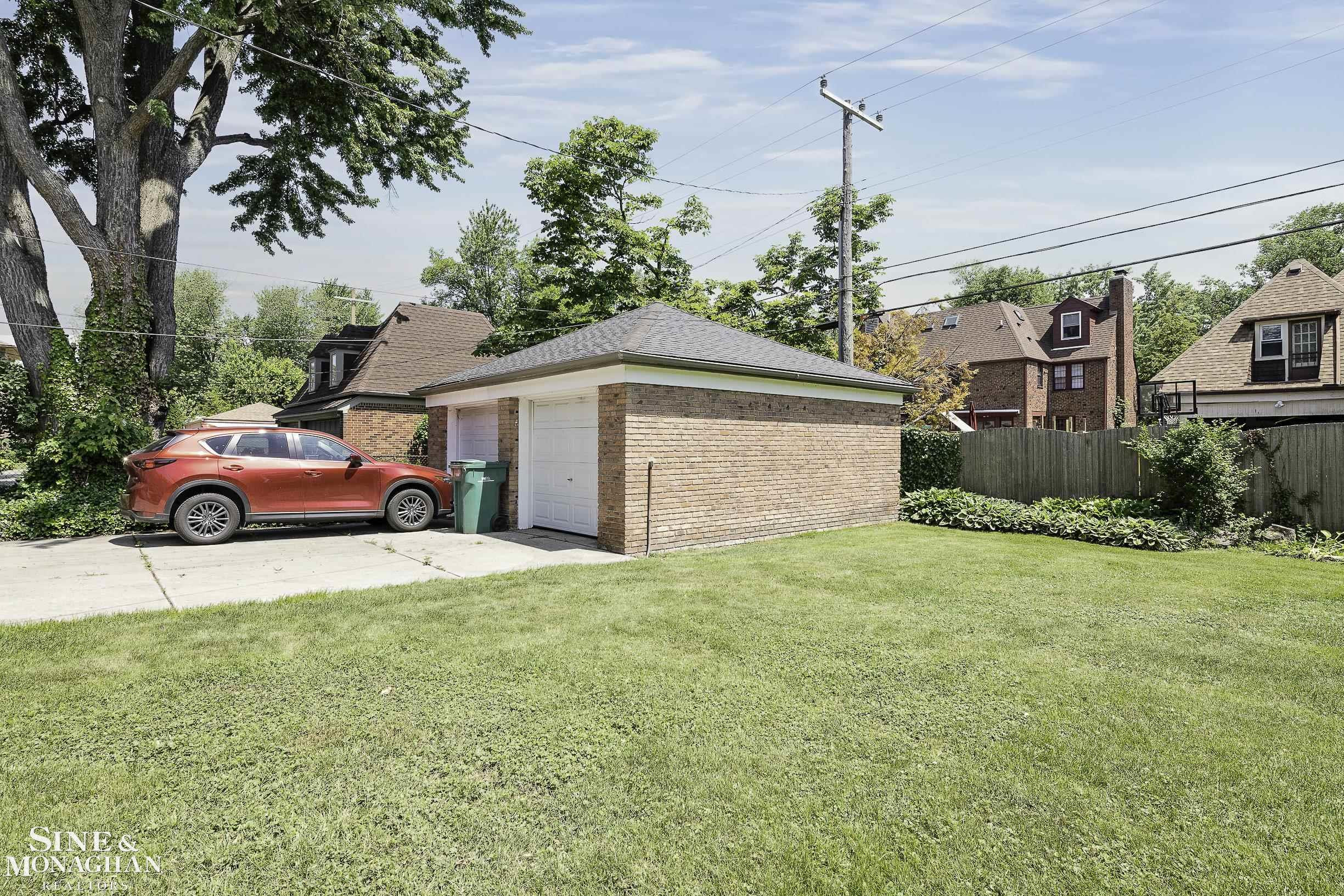 814 Harcourt Road, Grosse Pointe Park, MI 48230 — Photo 21