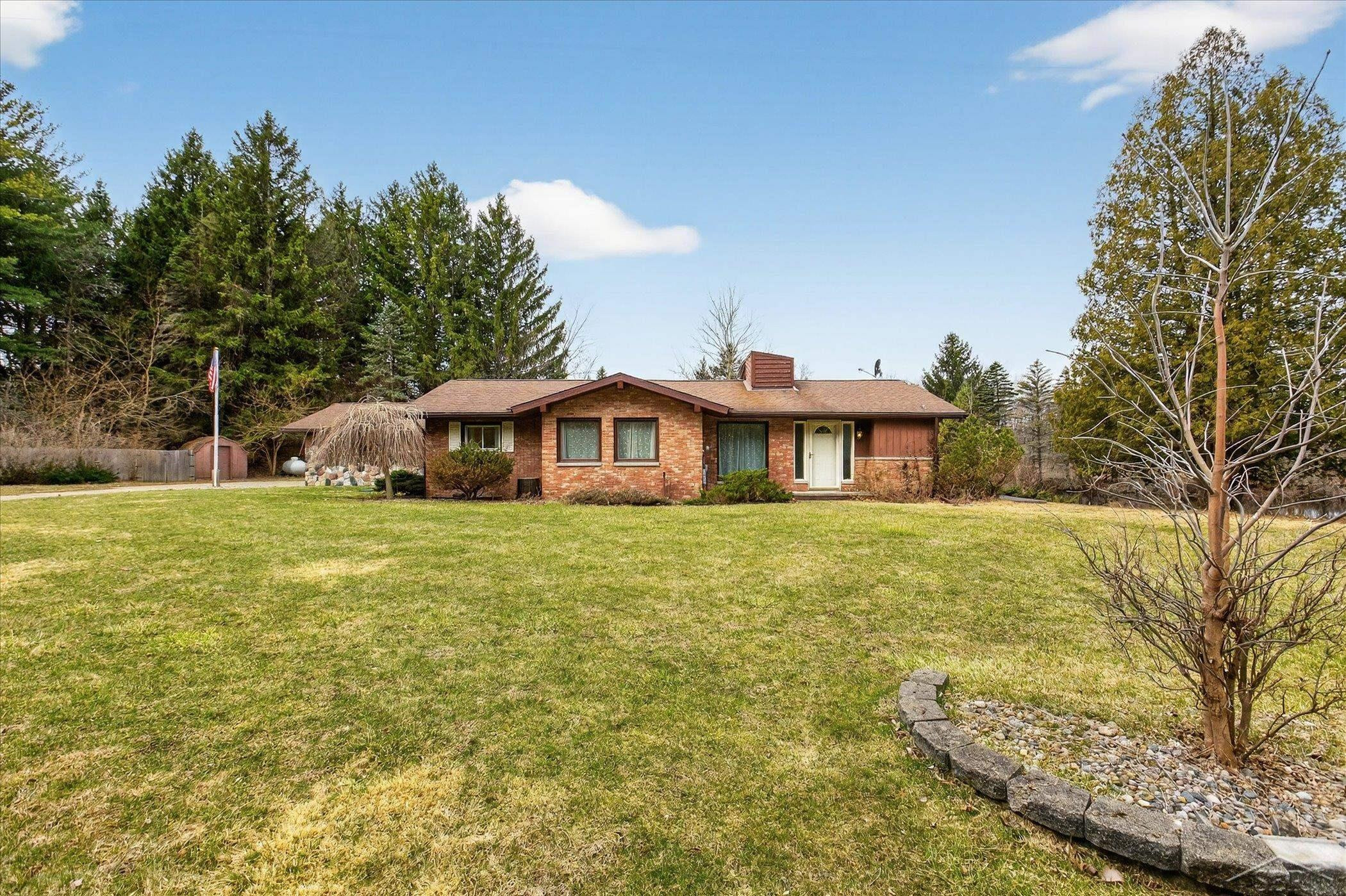 4403 N Raucholz Road, Hemlock, MI 48626 — Photo 3