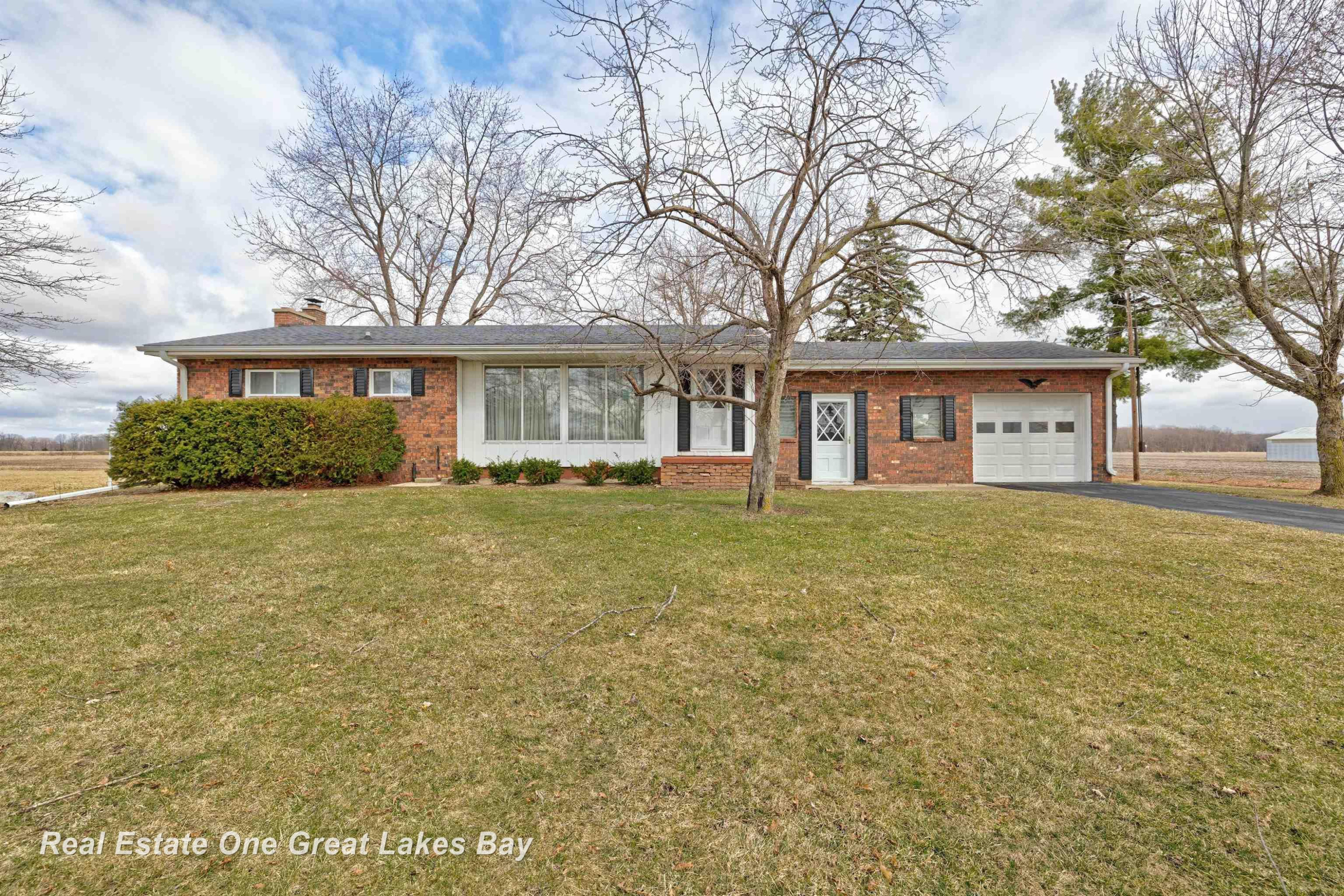 8730 Chesaning Road, Chesaning, MI 48616 — Photo 2