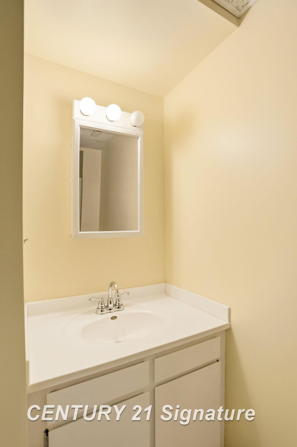 5921 W Michigan Avenue, B-1, Saginaw, MI 48638 — Photo 19