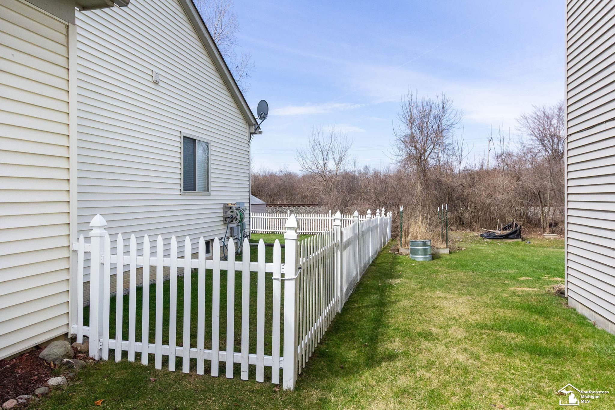 4035 Stone Post Road, Newport, MI 48166 — Photo 42
