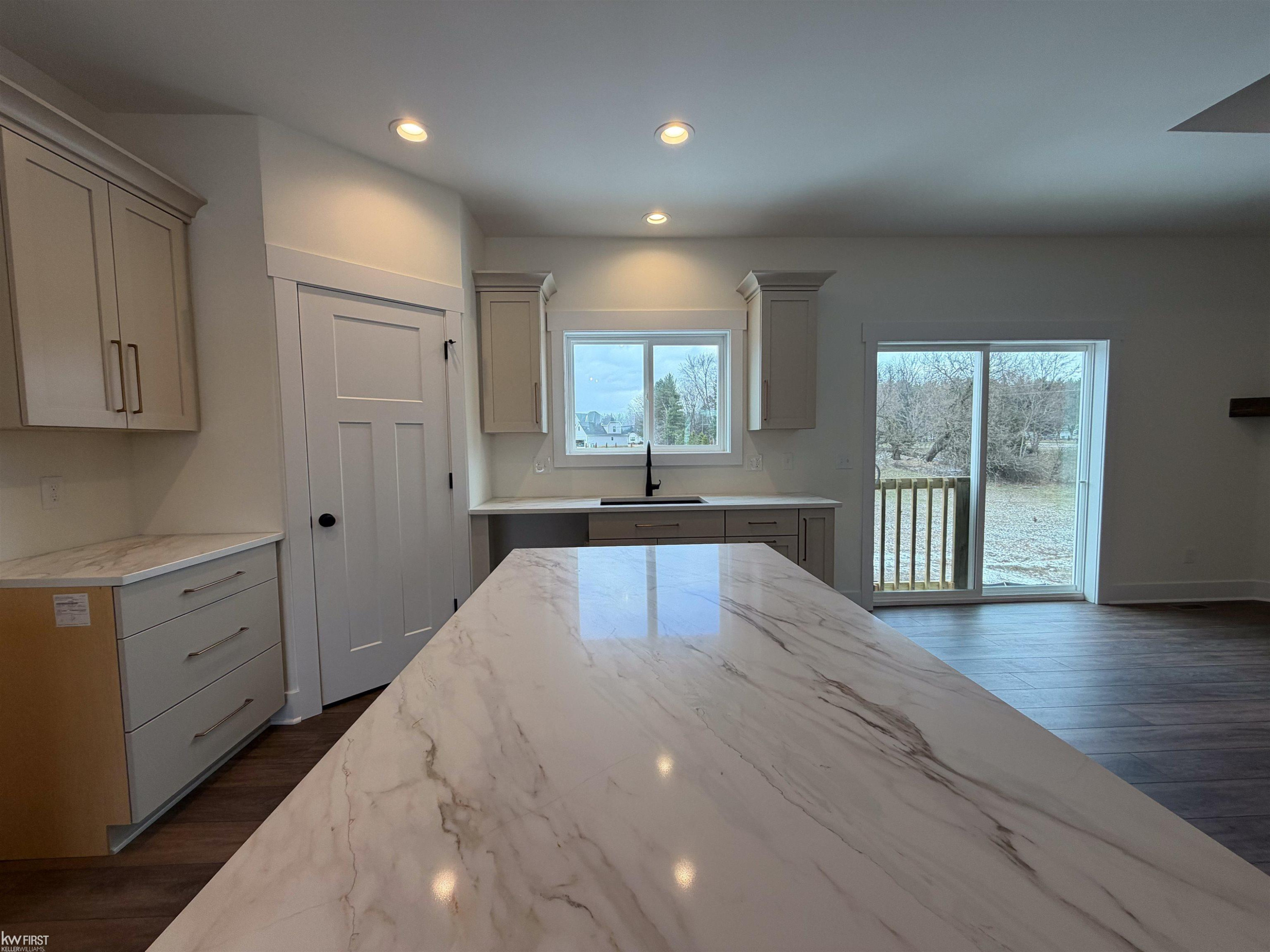 48 Loretta Lane, 48, South Lyon, MI 48178 — Photo 13