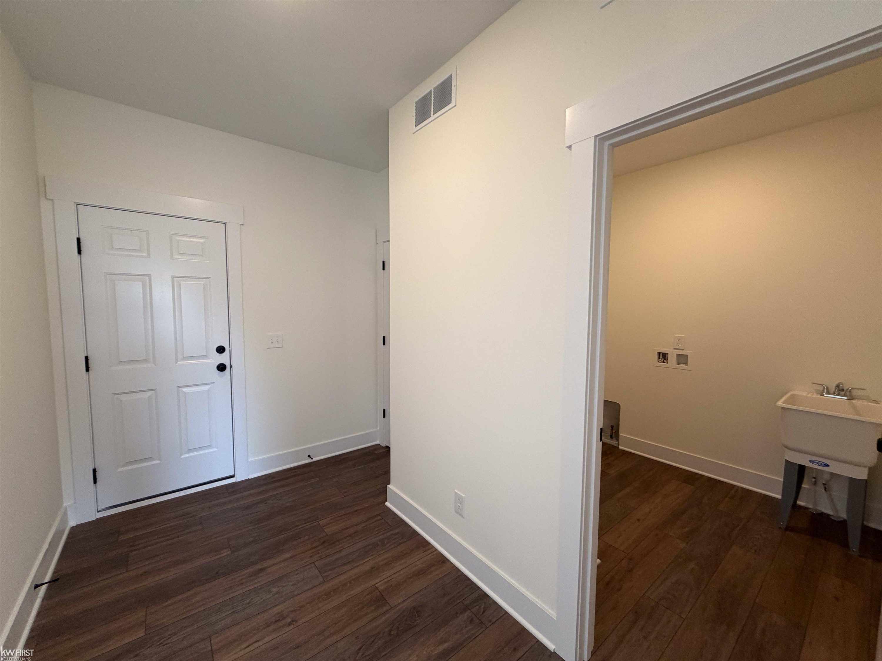 48 Loretta Lane, 48, South Lyon, MI 48178 — Photo 14