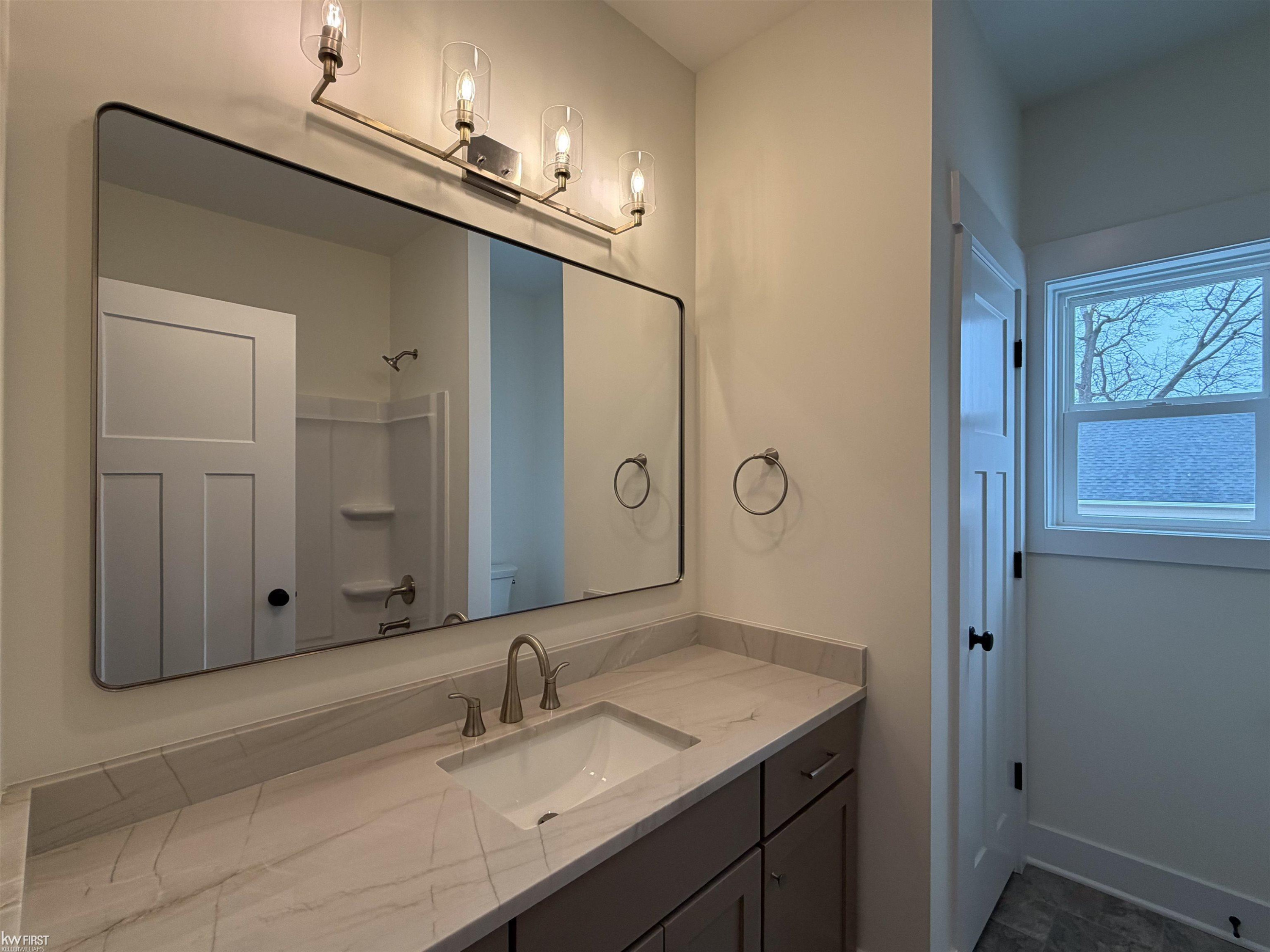 48 Loretta Lane, 48, South Lyon, MI 48178 — Photo 26
