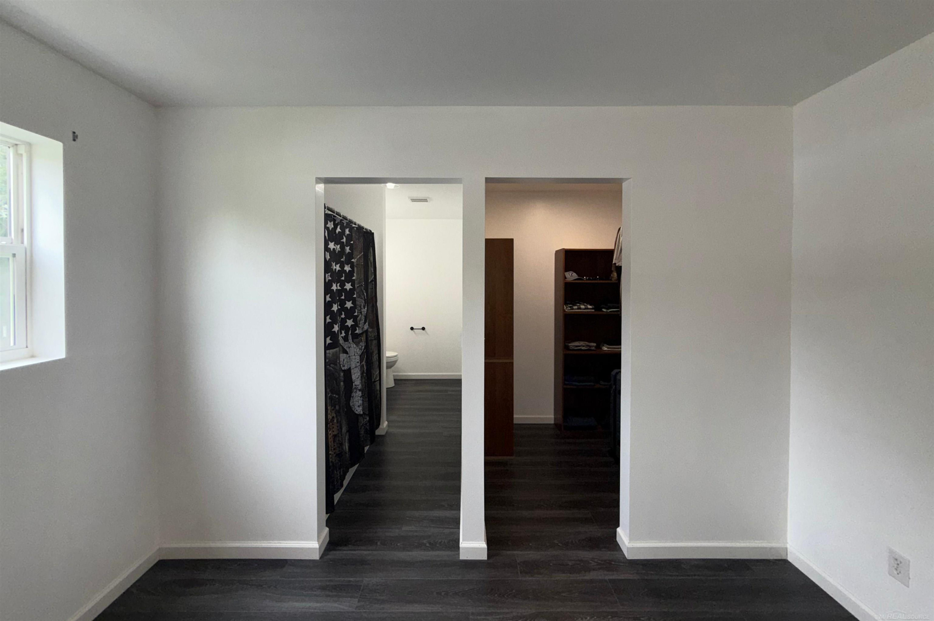8659 Wood View Drive, MI 48632 — Photo 10