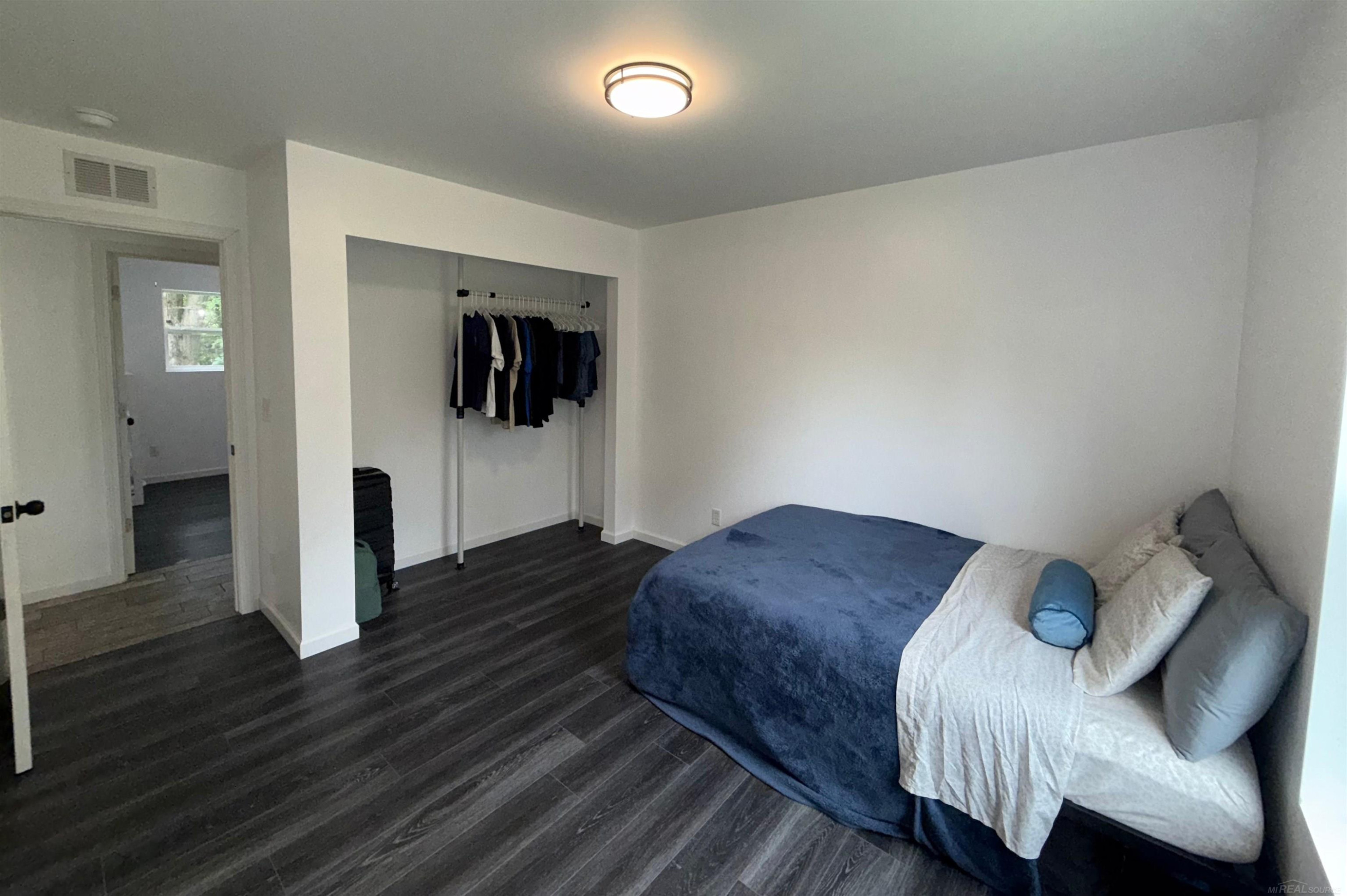 8659 Wood View Drive, MI 48632 — Photo 16