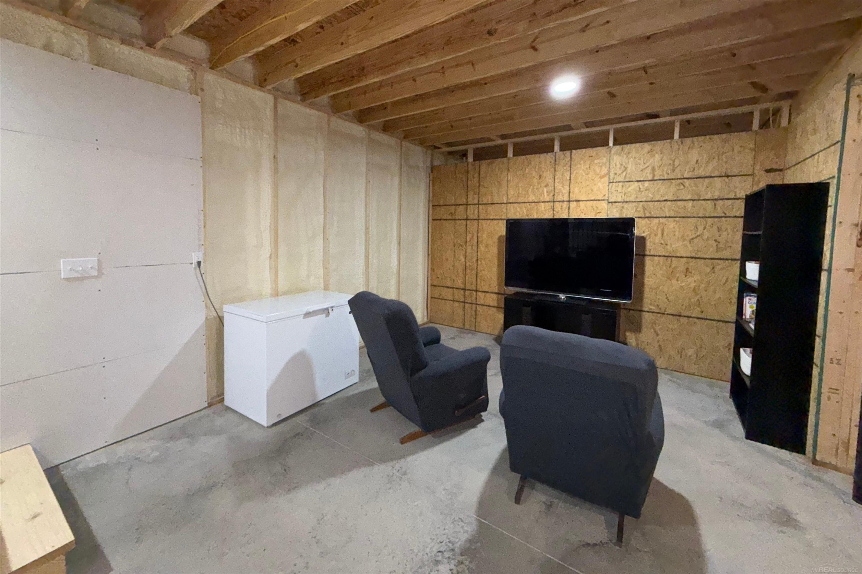 8659 Wood View Drive, MI 48632 — Photo 21