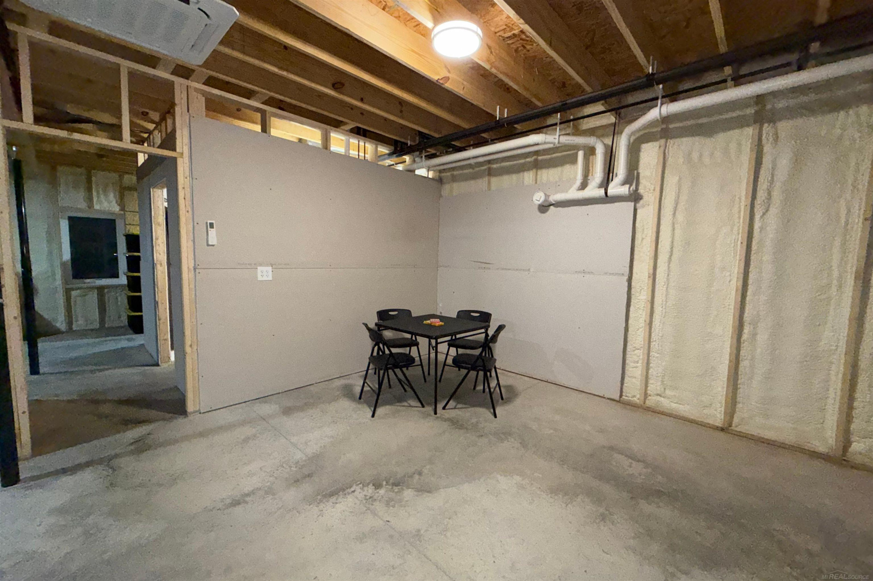 8659 Wood View Drive, MI 48632 — Photo 23