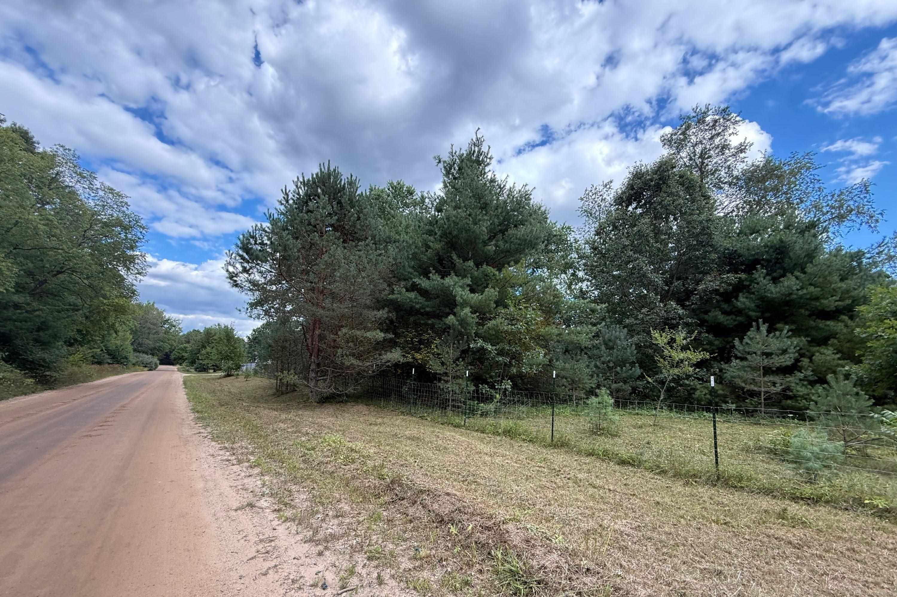 8659 Wood View Drive, MI 48632 — Photo 39