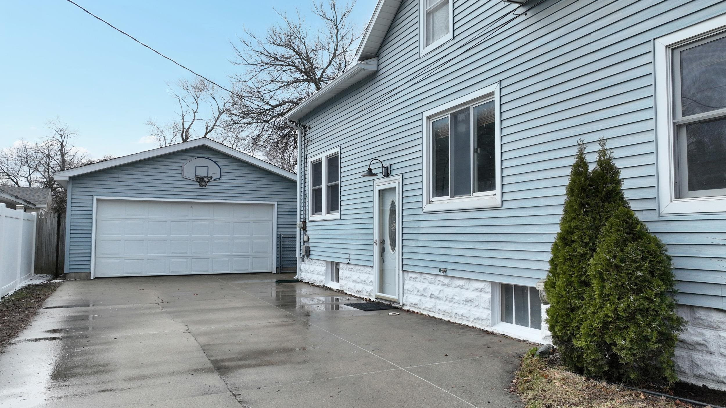 1908 PRAIRIE Street, Essexville, MI 48732 — Photo 32