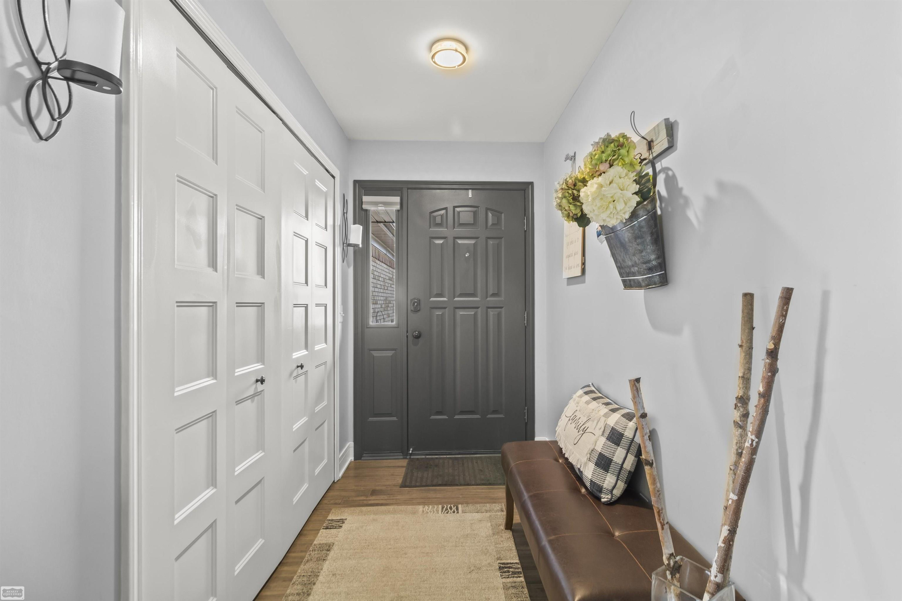 36779 N Pointe Cir Street, New Baltimore, MI 48047 — Photo 2