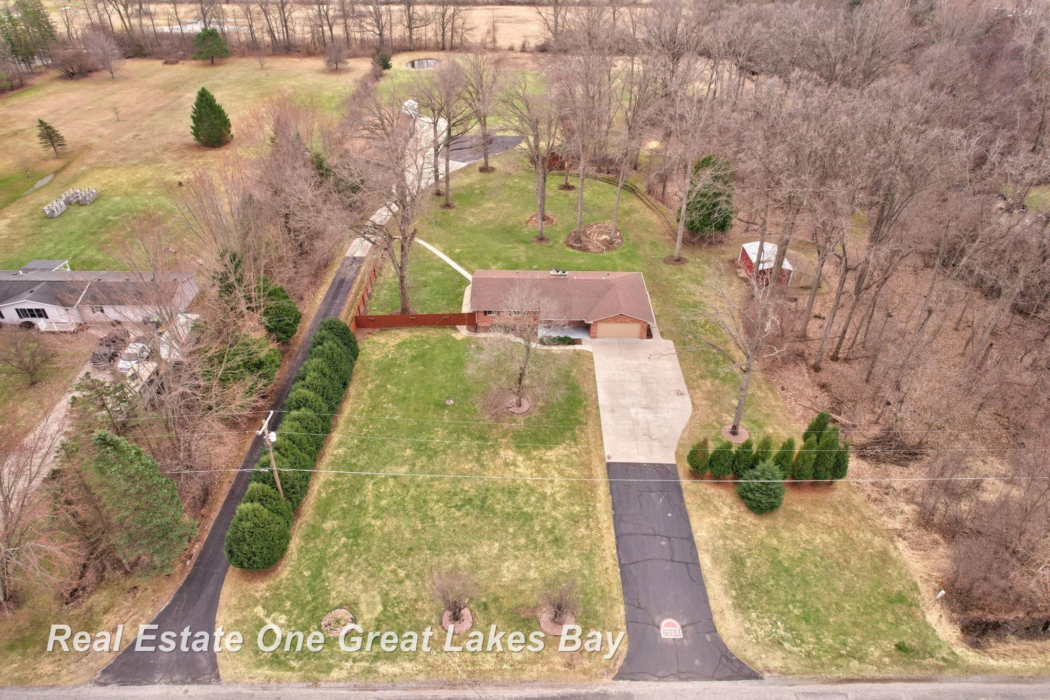 7205 Trinklein Road, Saginaw, MI 48609 — front exterior