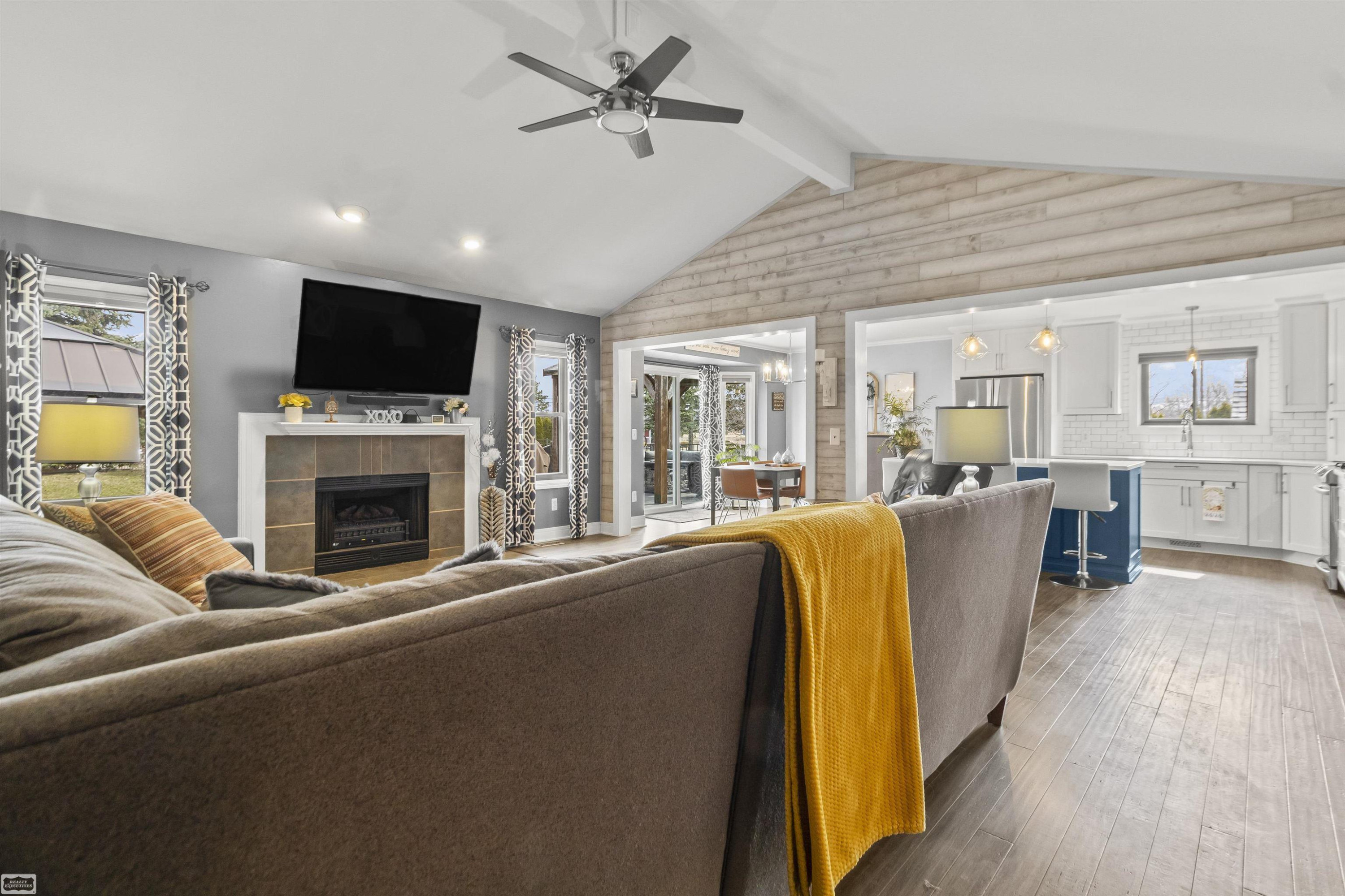 36779 N Pointe Cir Street, New Baltimore, MI 48047 — Photo 5